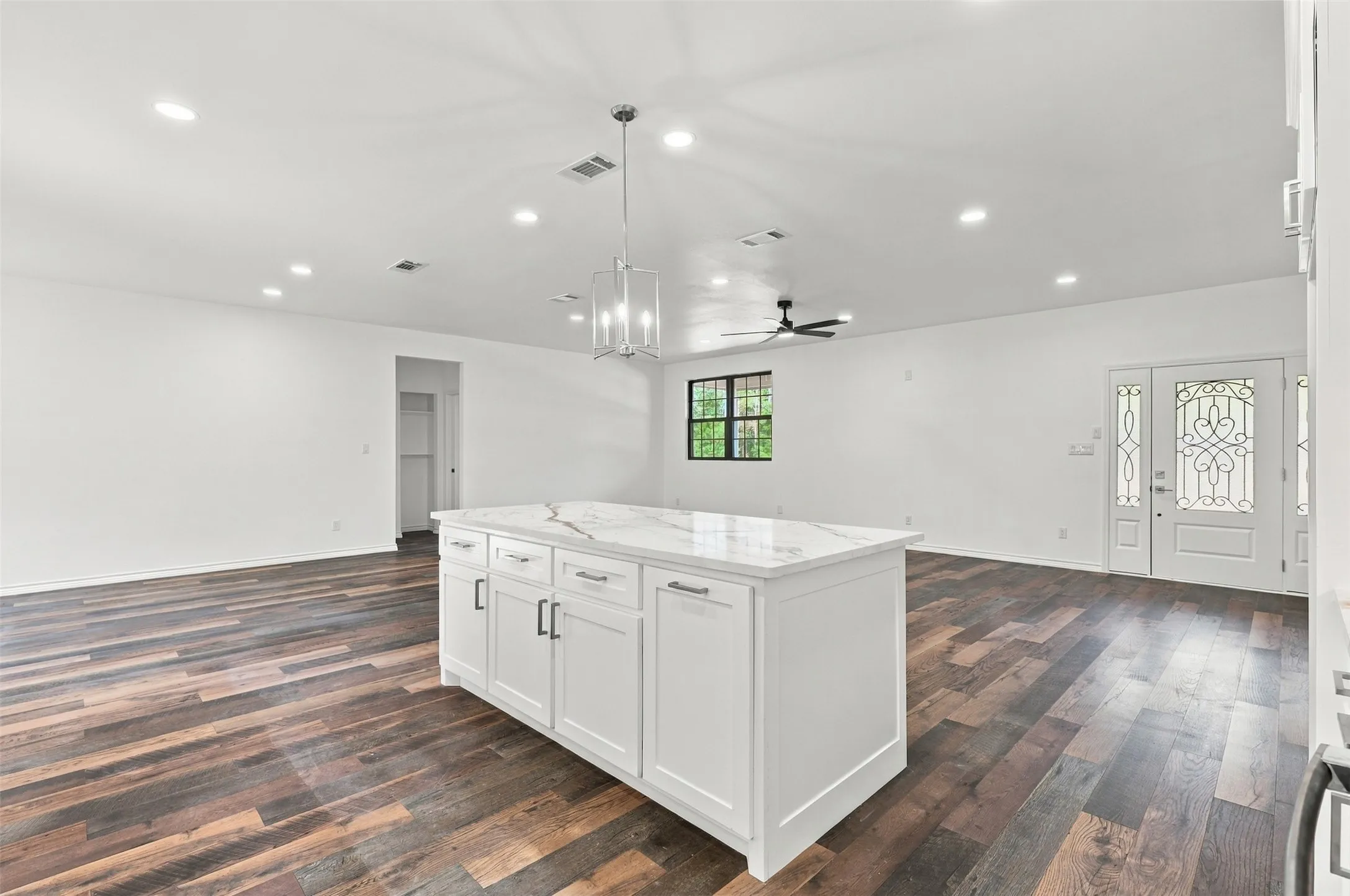Single Family Residence For Sale in Titus County , 1707 CR 1670, Mt Pleasant, Texas 75455, 3 Bedroom, 2 Bathroom, 2 Garage spaces, 2,150 Sqft, built in 2026, mls#21409960, Real Estate Agent in Mt Pleasant, Homes For Sale in Titus county, Homes For Sale in Mt Pleasant, Realtor in Mt Pleasant Texas, Real Estate Brokerage Independent Realty Texas, Luminita Cordes Realtor