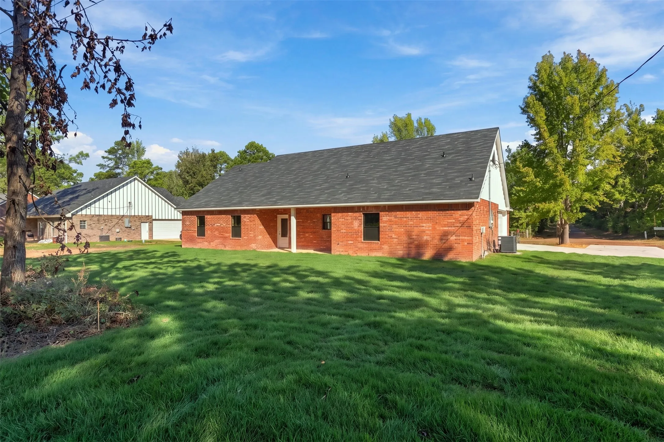 Single Family Residence For Sale in Titus County , 1707 CR 1670, Mt Pleasant, Texas 75455, 3 Bedroom, 2 Bathroom, 2 Garage spaces, 2,150 Sqft, built in 2026, mls#21409960, Real Estate Agent in Mt Pleasant, Homes For Sale in Titus county, Homes For Sale in Mt Pleasant, Realtor in Mt Pleasant Texas, Real Estate Brokerage Independent Realty Texas, Luminita Cordes Realtor