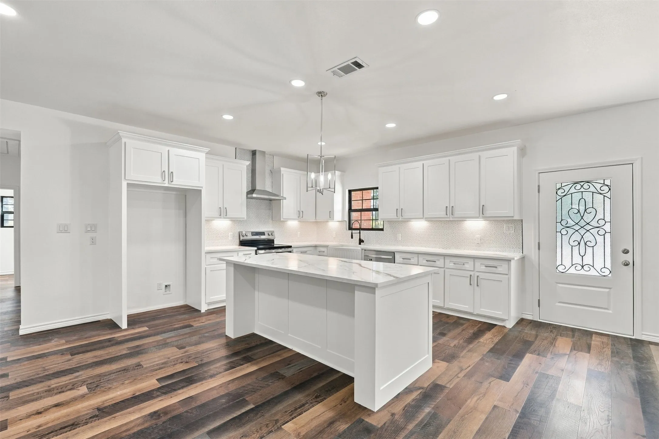 Single Family Residence For Sale in Titus County , 1707 CR 1670, Mt Pleasant, Texas 75455, 3 Bedroom, 2 Bathroom, 2 Garage spaces, 2,150 Sqft, built in 2026, mls#21409960, Real Estate Agent in Mt Pleasant, Homes For Sale in Titus county, Homes For Sale in Mt Pleasant, Realtor in Mt Pleasant Texas, Real Estate Brokerage Independent Realty Texas, Luminita Cordes Realtor