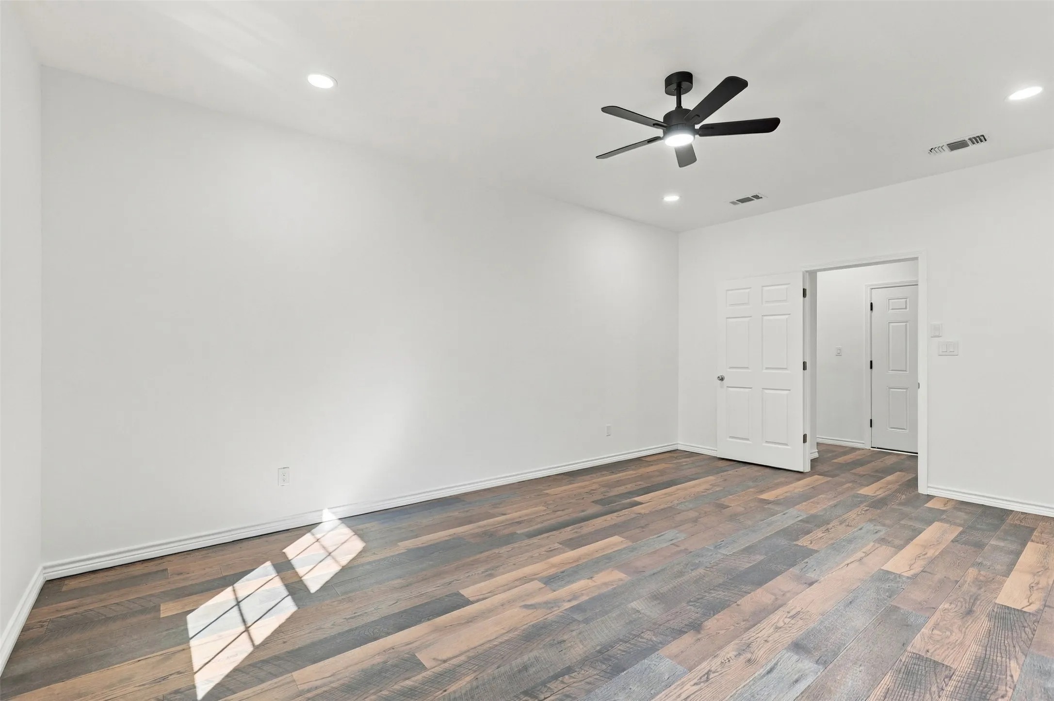 Single Family Residence For Sale in Titus County , 1707 CR 1670, Mt Pleasant, Texas 75455, 3 Bedroom, 2 Bathroom, 2 Garage spaces, 2,150 Sqft, built in 2026, mls#21409960, Real Estate Agent in Mt Pleasant, Homes For Sale in Titus county, Homes For Sale in Mt Pleasant, Realtor in Mt Pleasant Texas, Real Estate Brokerage Independent Realty Texas, Luminita Cordes Realtor