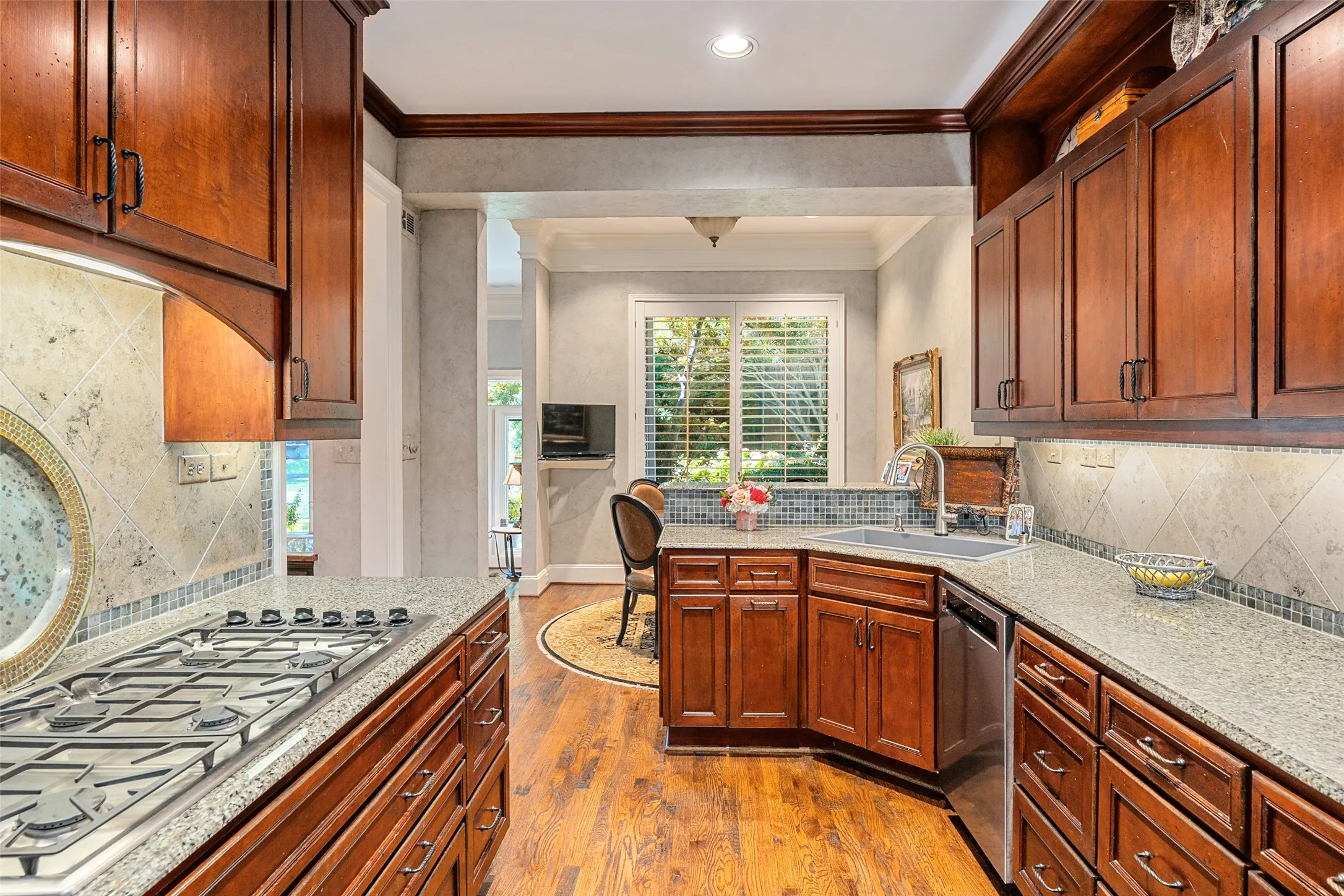 Townhouse For Sale in Dallas County , 6294 Willowgate Lane, Dallas, Texas 75230, 3 Bedroom, 4 Bathroom, 2 Garage spaces, 3,238 Sqft, built in 1986, mls#21404322, Real Estate Agent in Dallas, Homes For Sale in Dallas county, Homes For Sale in Dallas, Realtor in Dallas Texas, Real Estate Brokerage Independent Realty Texas, Luminita Cordes Realtor
