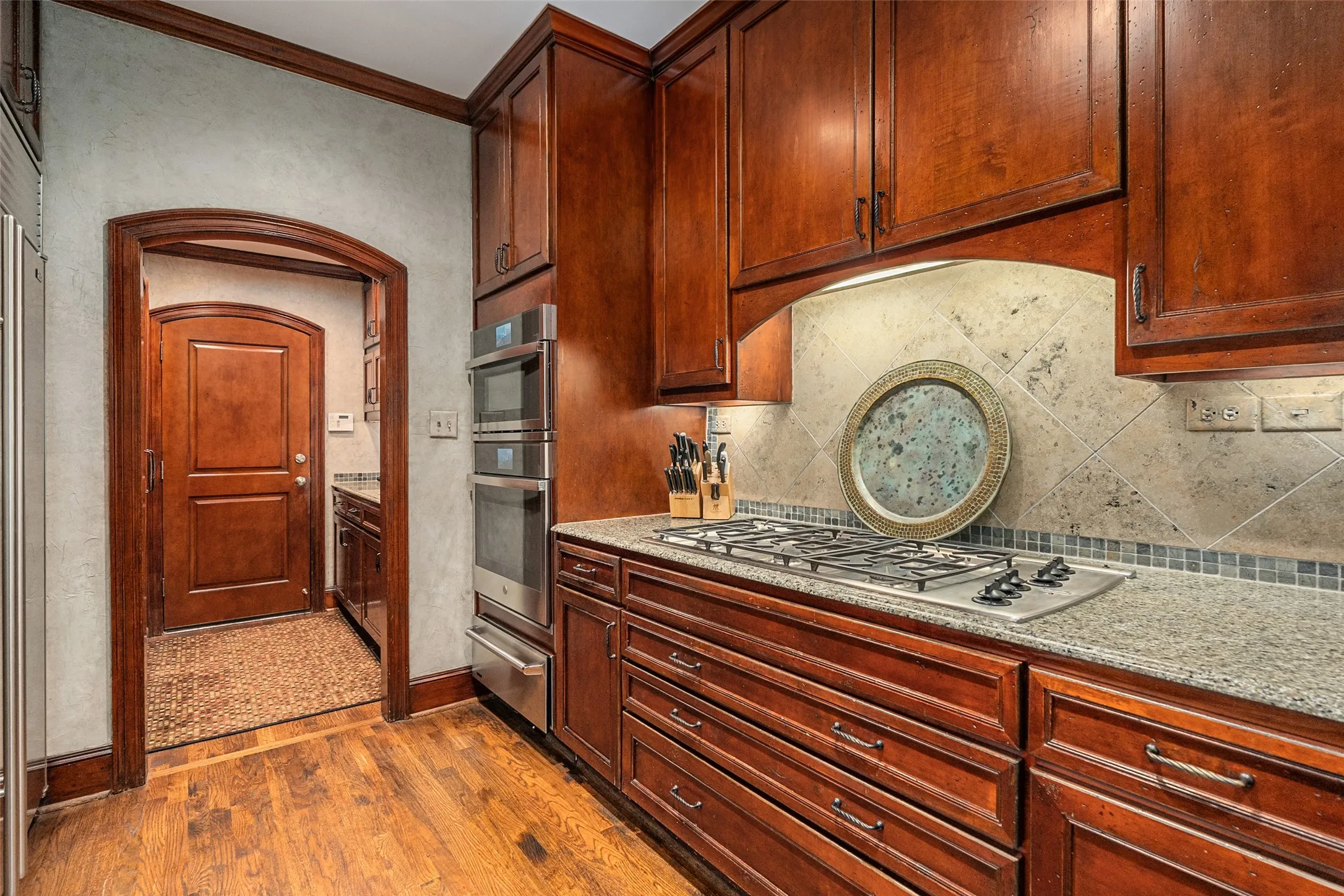 Townhouse For Sale in Dallas County , 6294 Willowgate Lane, Dallas, Texas 75230, 3 Bedroom, 4 Bathroom, 2 Garage spaces, 3,238 Sqft, built in 1986, mls#21404322, Real Estate Agent in Dallas, Homes For Sale in Dallas county, Homes For Sale in Dallas, Realtor in Dallas Texas, Real Estate Brokerage Independent Realty Texas, Luminita Cordes Realtor