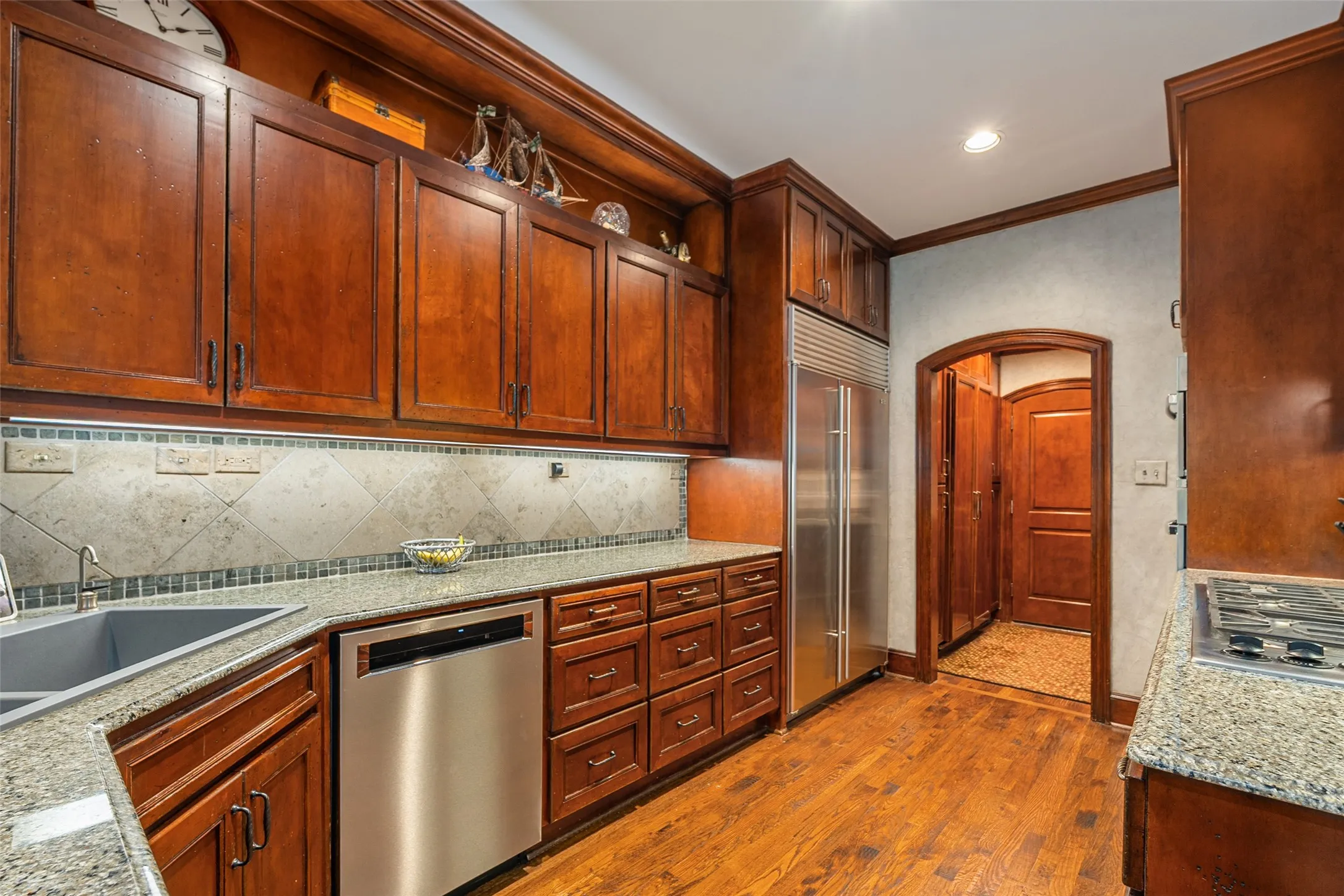 Townhouse For Sale in Dallas County , 6294 Willowgate Lane, Dallas, Texas 75230, 3 Bedroom, 4 Bathroom, 2 Garage spaces, 3,238 Sqft, built in 1986, mls#21404322, Real Estate Agent in Dallas, Homes For Sale in Dallas county, Homes For Sale in Dallas, Realtor in Dallas Texas, Real Estate Brokerage Independent Realty Texas, Luminita Cordes Realtor