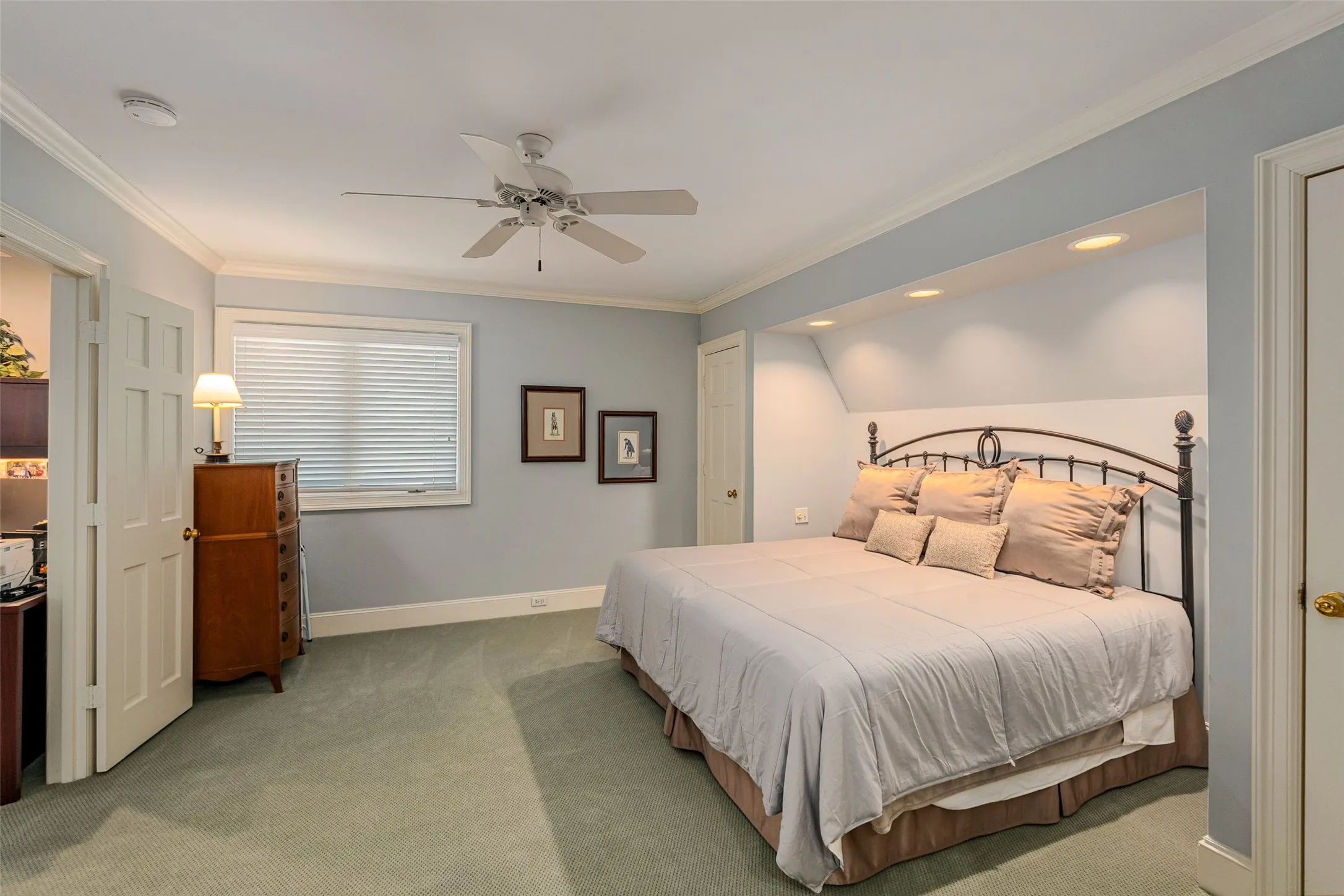Townhouse For Sale in Dallas County , 6294 Willowgate Lane, Dallas, Texas 75230, 3 Bedroom, 4 Bathroom, 2 Garage spaces, 3,238 Sqft, built in 1986, mls#21404322, Real Estate Agent in Dallas, Homes For Sale in Dallas county, Homes For Sale in Dallas, Realtor in Dallas Texas, Real Estate Brokerage Independent Realty Texas, Luminita Cordes Realtor