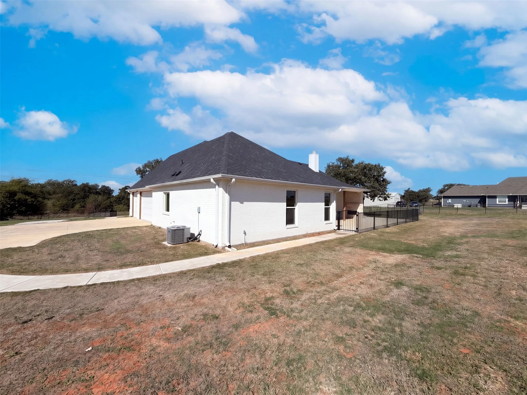 Single Family Residence For Sale in Parker County , 1532 Turpin Lake Road, Poolville, Texas 76487, 4 Bedroom, 3 Bathroom, 3 Garage spaces, 2,541 Sqft, built in 2021, mls#21410751, Real Estate Agent in Poolville, Homes For Sale in Parker county, Homes For Sale in Poolville, Realtor in Poolville Texas, Real Estate Brokerage Independent Realty Texas, Luminita Cordes Realtor