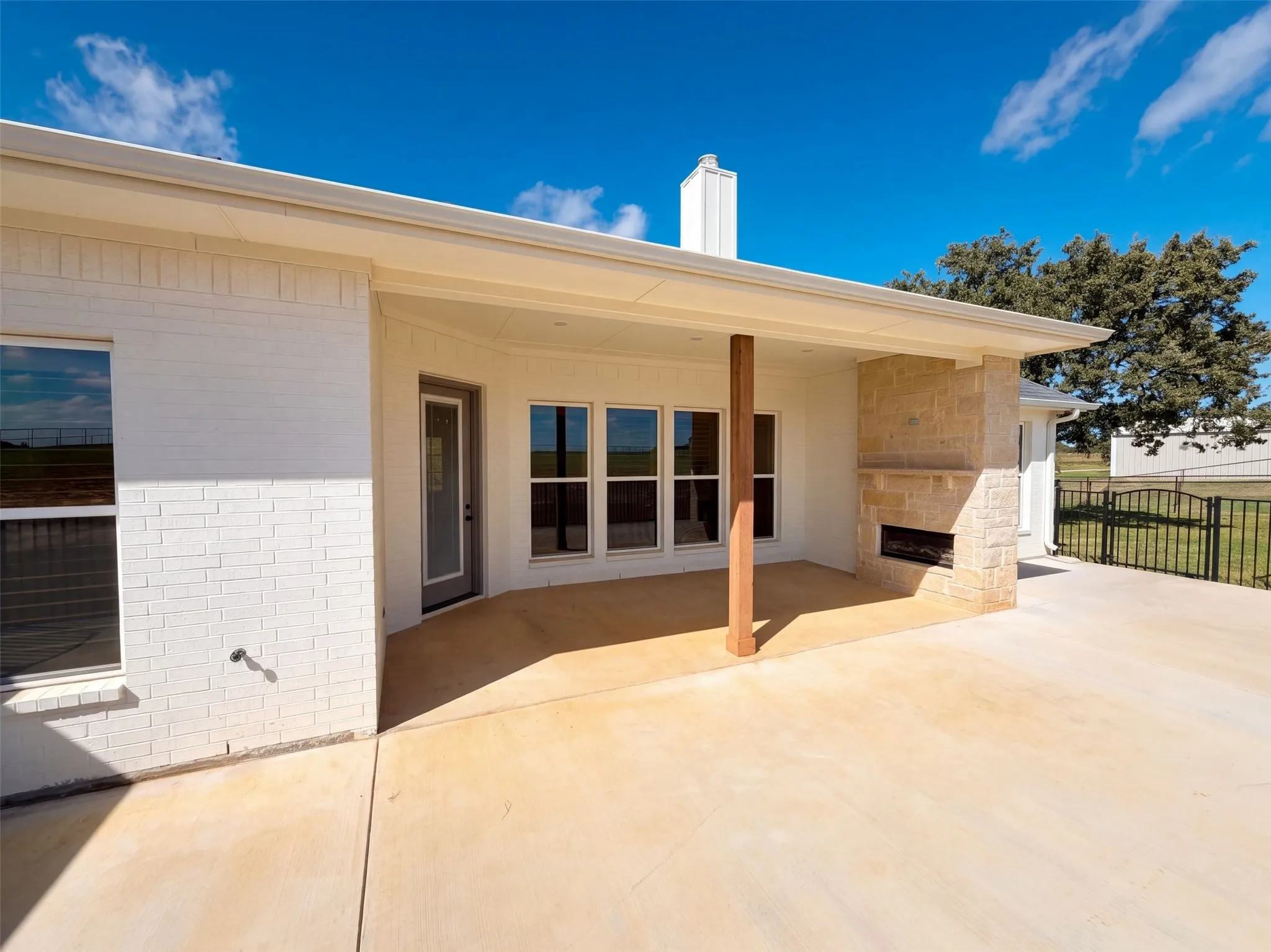 Single Family Residence For Sale in Parker County , 1532 Turpin Lake Road, Poolville, Texas 76487, 4 Bedroom, 3 Bathroom, 3 Garage spaces, 2,541 Sqft, built in 2021, mls#21410751, Real Estate Agent in Poolville, Homes For Sale in Parker county, Homes For Sale in Poolville, Realtor in Poolville Texas, Real Estate Brokerage Independent Realty Texas, Luminita Cordes Realtor