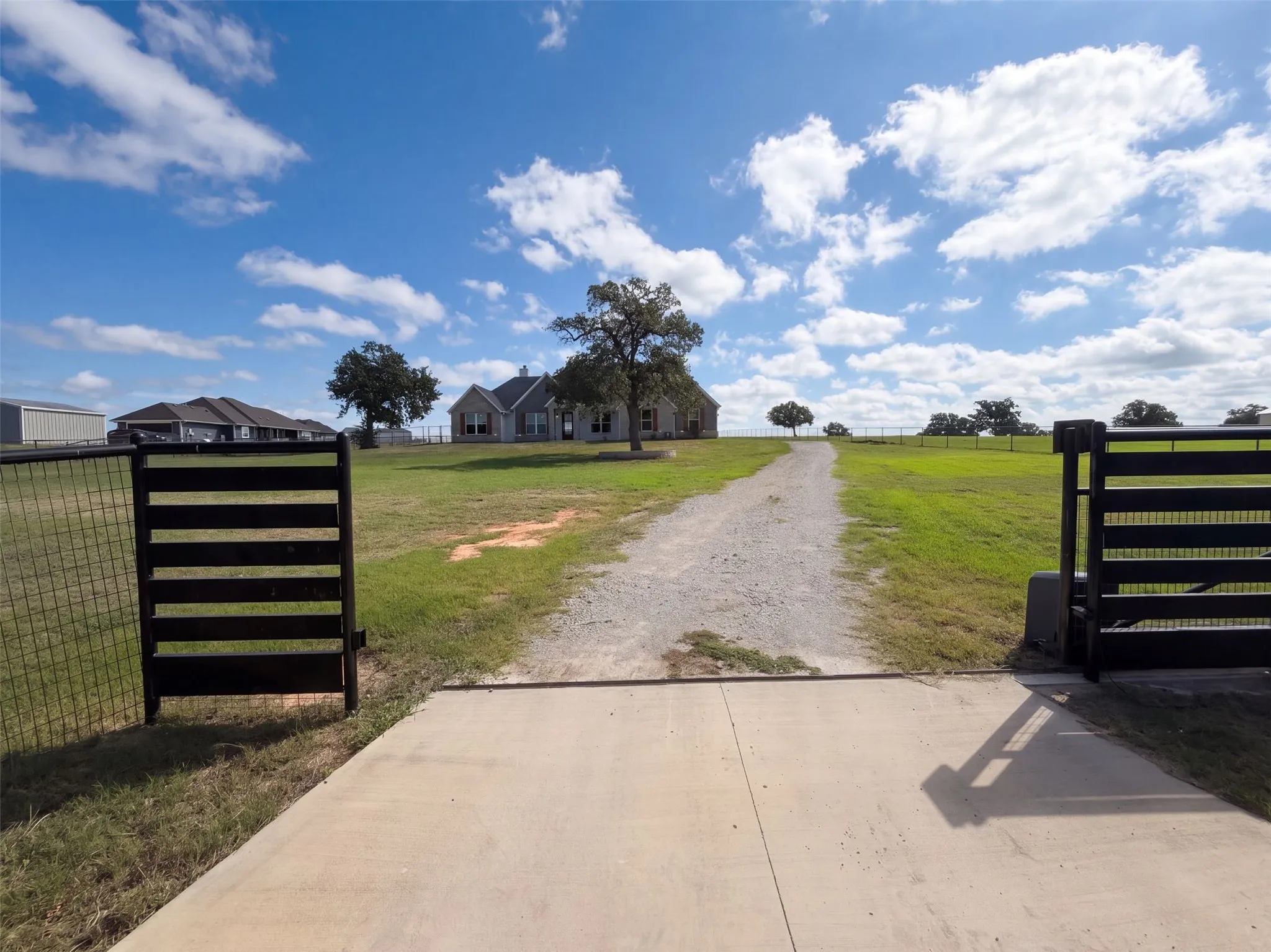 Single Family Residence For Sale in Parker County , 1532 Turpin Lake Road, Poolville, Texas 76487, 4 Bedroom, 3 Bathroom, 3 Garage spaces, 2,541 Sqft, built in 2021, mls#21410751, Real Estate Agent in Poolville, Homes For Sale in Parker county, Homes For Sale in Poolville, Realtor in Poolville Texas, Real Estate Brokerage Independent Realty Texas, Luminita Cordes Realtor