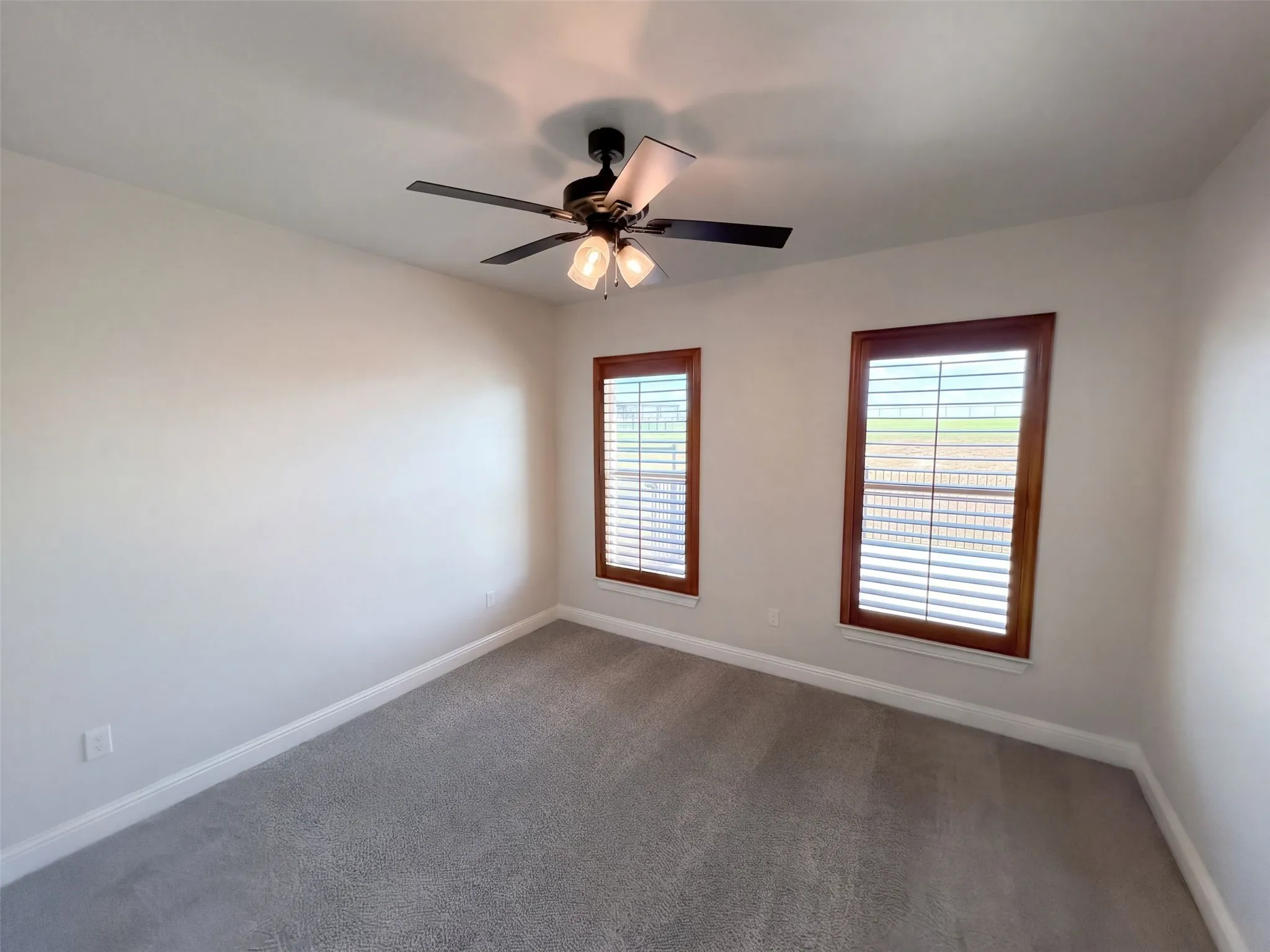 Single Family Residence For Sale in Parker County , 1532 Turpin Lake Road, Poolville, Texas 76487, 4 Bedroom, 3 Bathroom, 3 Garage spaces, 2,541 Sqft, built in 2021, mls#21410751, Real Estate Agent in Poolville, Homes For Sale in Parker county, Homes For Sale in Poolville, Realtor in Poolville Texas, Real Estate Brokerage Independent Realty Texas, Luminita Cordes Realtor