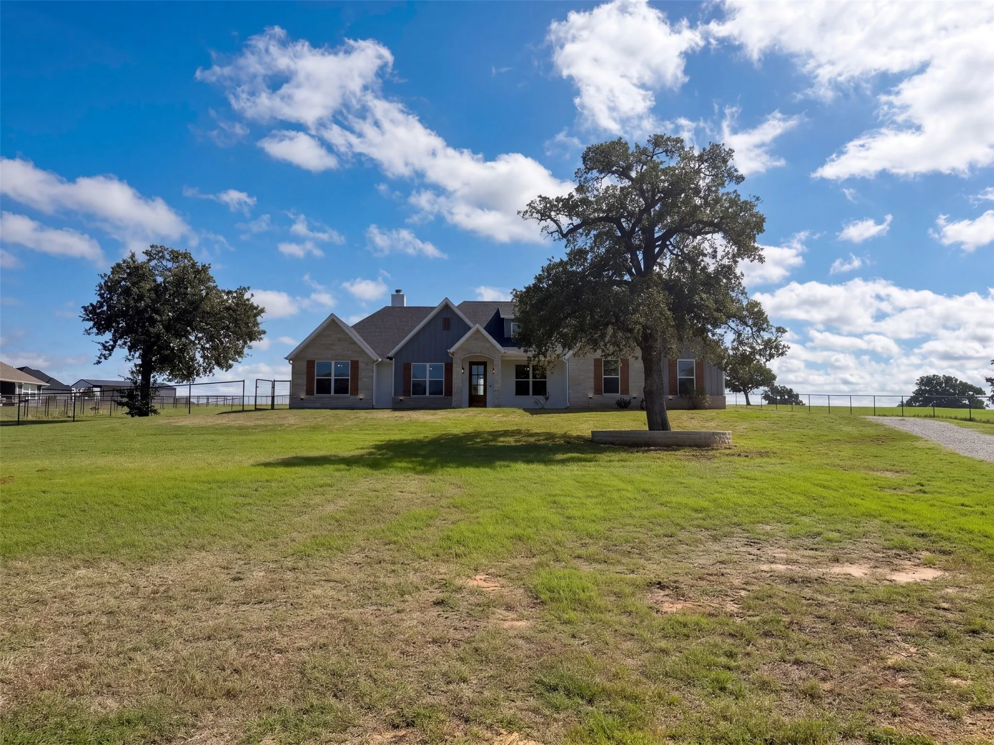 Single Family Residence For Sale in Parker County , 1532 Turpin Lake Road, Poolville, Texas 76487, 4 Bedroom, 3 Bathroom, 3 Garage spaces, 2,541 Sqft, built in 2021, mls#21410751, Real Estate Agent in Poolville, Homes For Sale in Parker county, Homes For Sale in Poolville, Realtor in Poolville Texas, Real Estate Brokerage Independent Realty Texas, Luminita Cordes Realtor