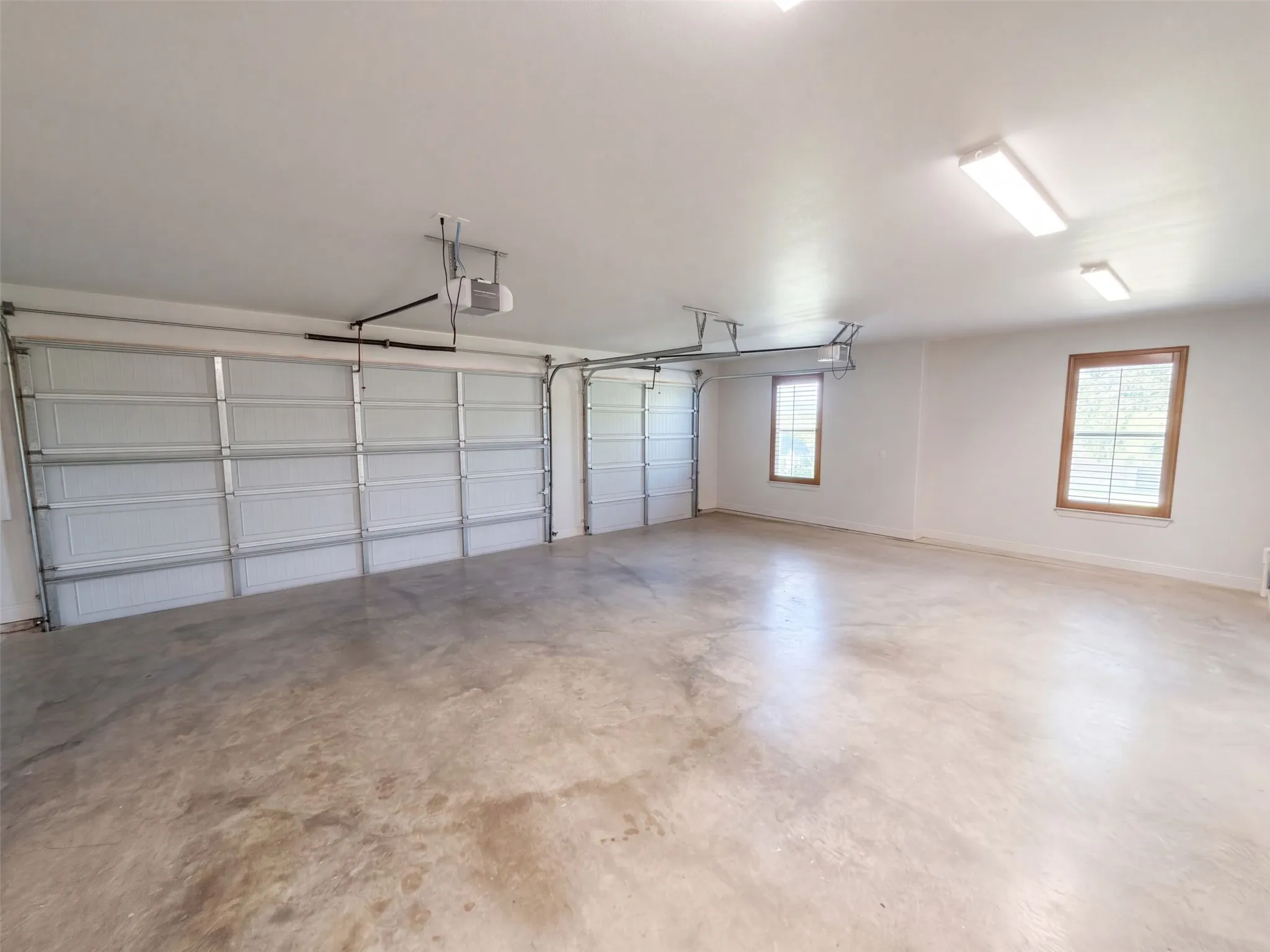 Single Family Residence For Sale in Parker County , 1532 Turpin Lake Road, Poolville, Texas 76487, 4 Bedroom, 3 Bathroom, 3 Garage spaces, 2,541 Sqft, built in 2021, mls#21410751, Real Estate Agent in Poolville, Homes For Sale in Parker county, Homes For Sale in Poolville, Realtor in Poolville Texas, Real Estate Brokerage Independent Realty Texas, Luminita Cordes Realtor