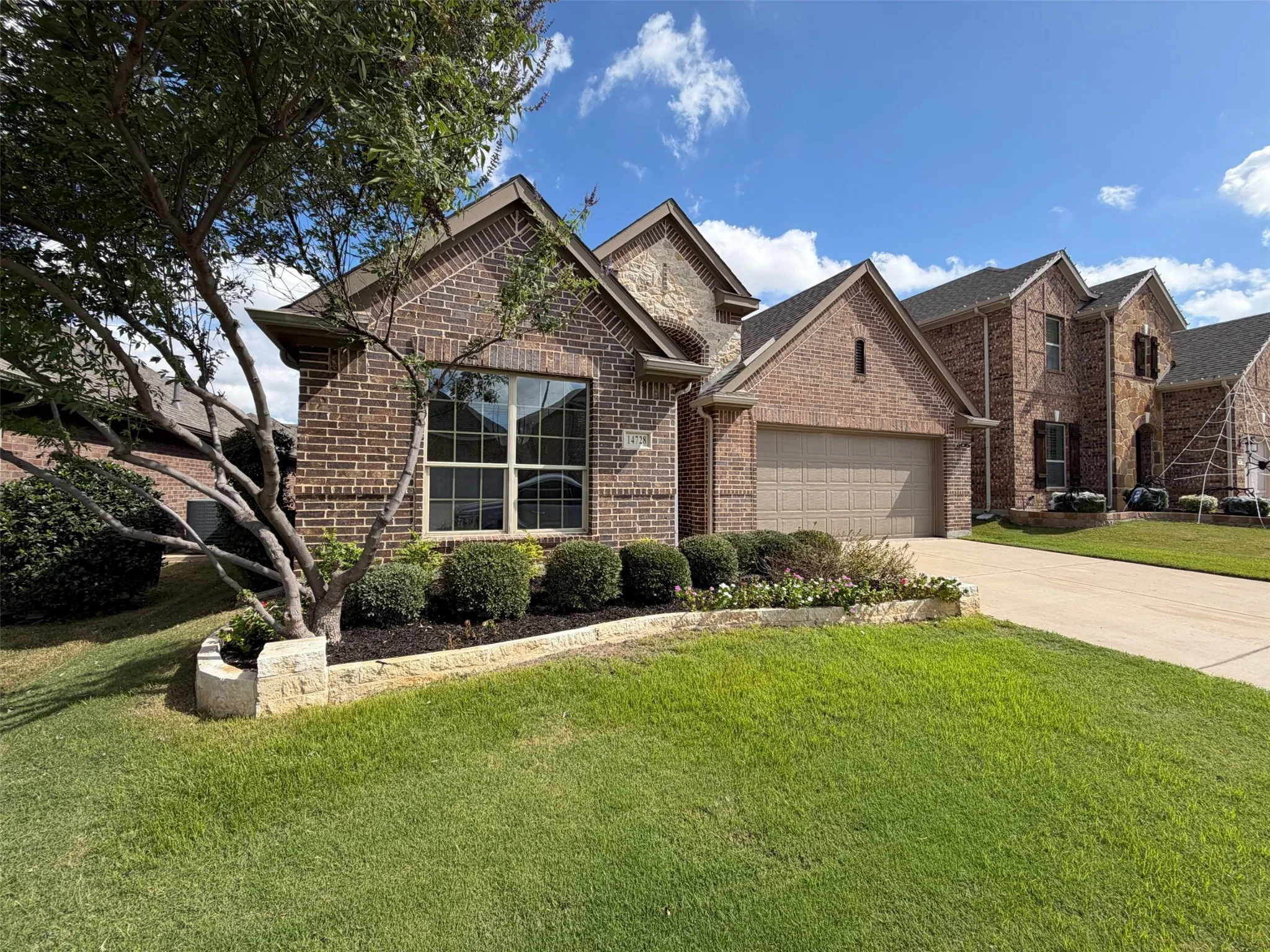 Single Family Residence For Sale in Denton County , 14728 Cedar Flat Way, Fort Worth, Texas 76262, 3 Bedroom, 2 Bathroom, 2 Garage spaces, 2,241 Sqft, built in 2016, mls#21410692, Real Estate Agent in Fort Worth, Homes For Sale in Denton county, Homes For Sale in Fort Worth, Realtor in Fort Worth Texas, Real Estate Brokerage Independent Realty Texas, Luminita Cordes Realtor