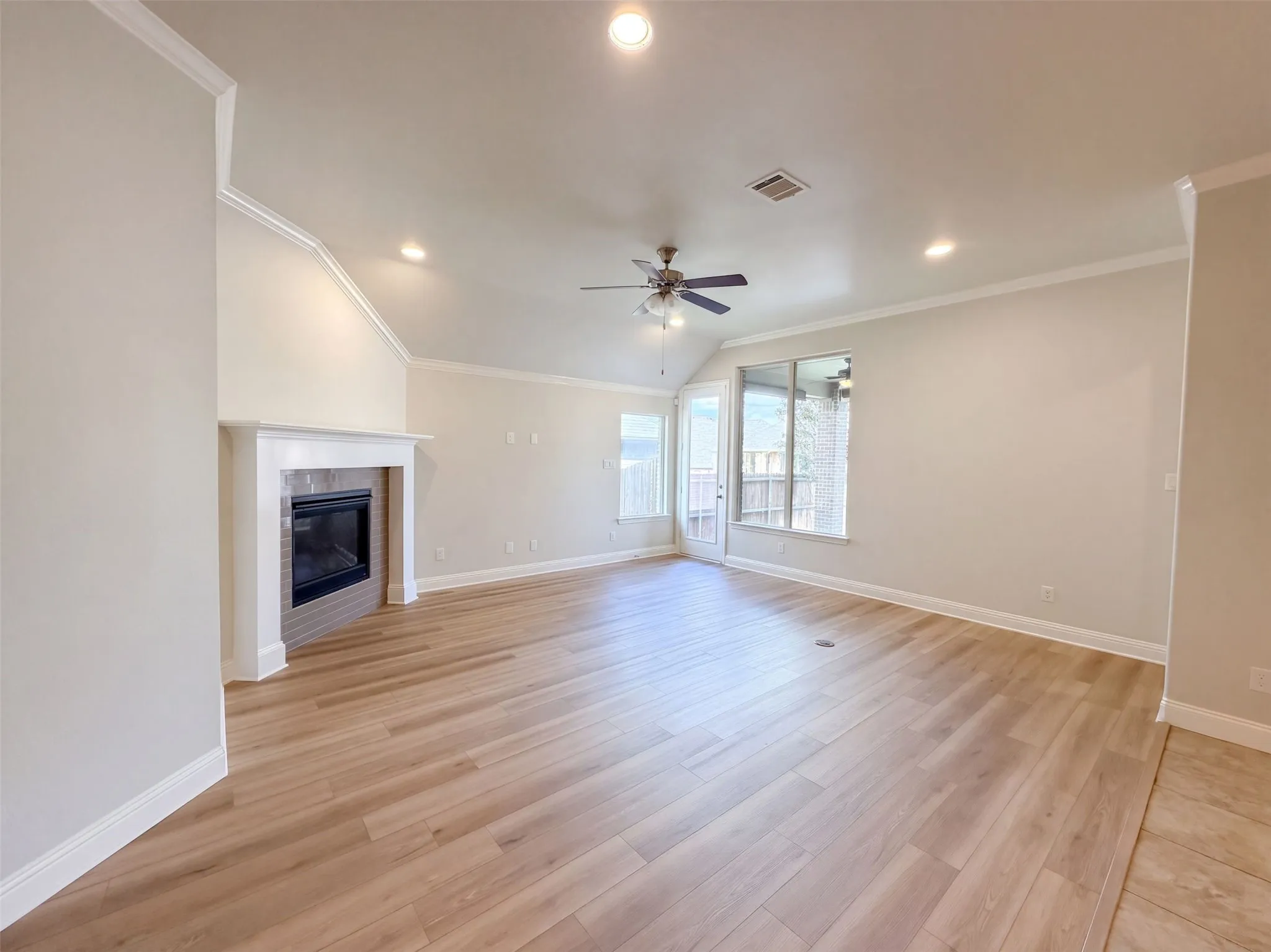 Single Family Residence For Sale in Denton County , 14728 Cedar Flat Way, Fort Worth, Texas 76262, 3 Bedroom, 2 Bathroom, 2 Garage spaces, 2,241 Sqft, built in 2016, mls#21410692, Real Estate Agent in Fort Worth, Homes For Sale in Denton county, Homes For Sale in Fort Worth, Realtor in Fort Worth Texas, Real Estate Brokerage Independent Realty Texas, Luminita Cordes Realtor