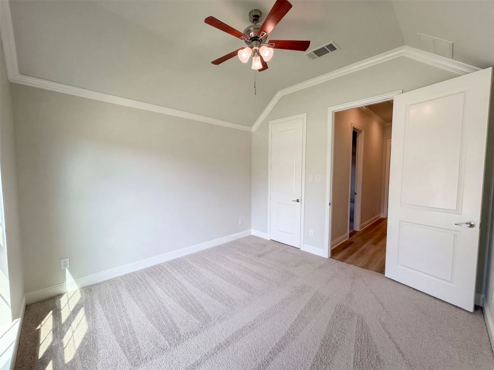 Single Family Residence For Sale in Denton County , 14728 Cedar Flat Way, Fort Worth, Texas 76262, 3 Bedroom, 2 Bathroom, 2 Garage spaces, 2,241 Sqft, built in 2016, mls#21410692, Real Estate Agent in Fort Worth, Homes For Sale in Denton county, Homes For Sale in Fort Worth, Realtor in Fort Worth Texas, Real Estate Brokerage Independent Realty Texas, Luminita Cordes Realtor