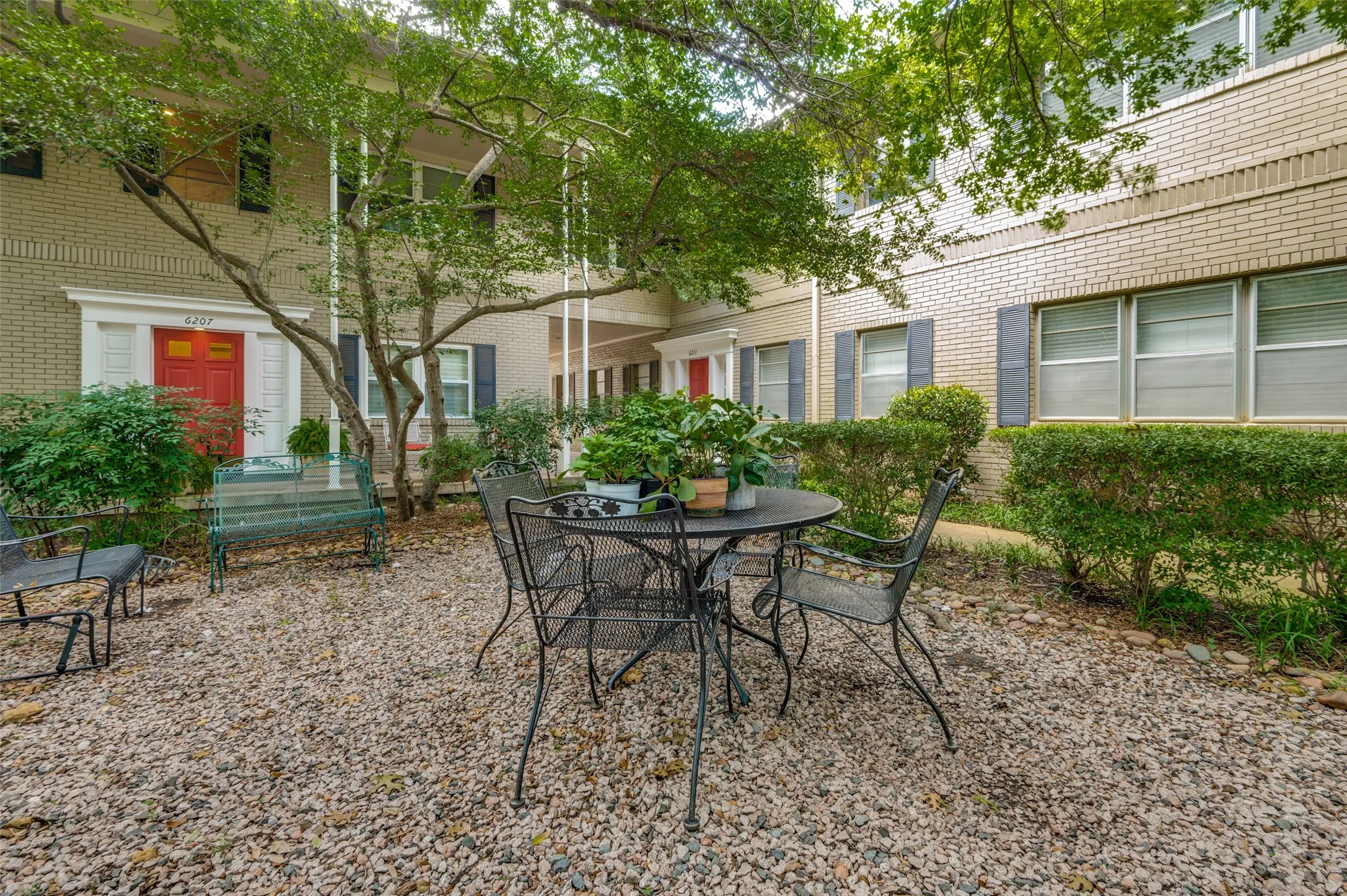 Condominium For Rent in Dallas County , 6211 Bandera Avenue D, Dallas, Texas 75225, 2 Bedroom, 2 Bathroom, Garage spaces, 1,488 Sqft, built in 1958, mls#21411171, Real Estate Agent in Dallas, Homes For Rent in Dallas county, Homes For Rent in Dallas, Realtor in Dallas Texas, Real Estate Brokerage Independent Realty Texas, Luminita Cordes Realtor