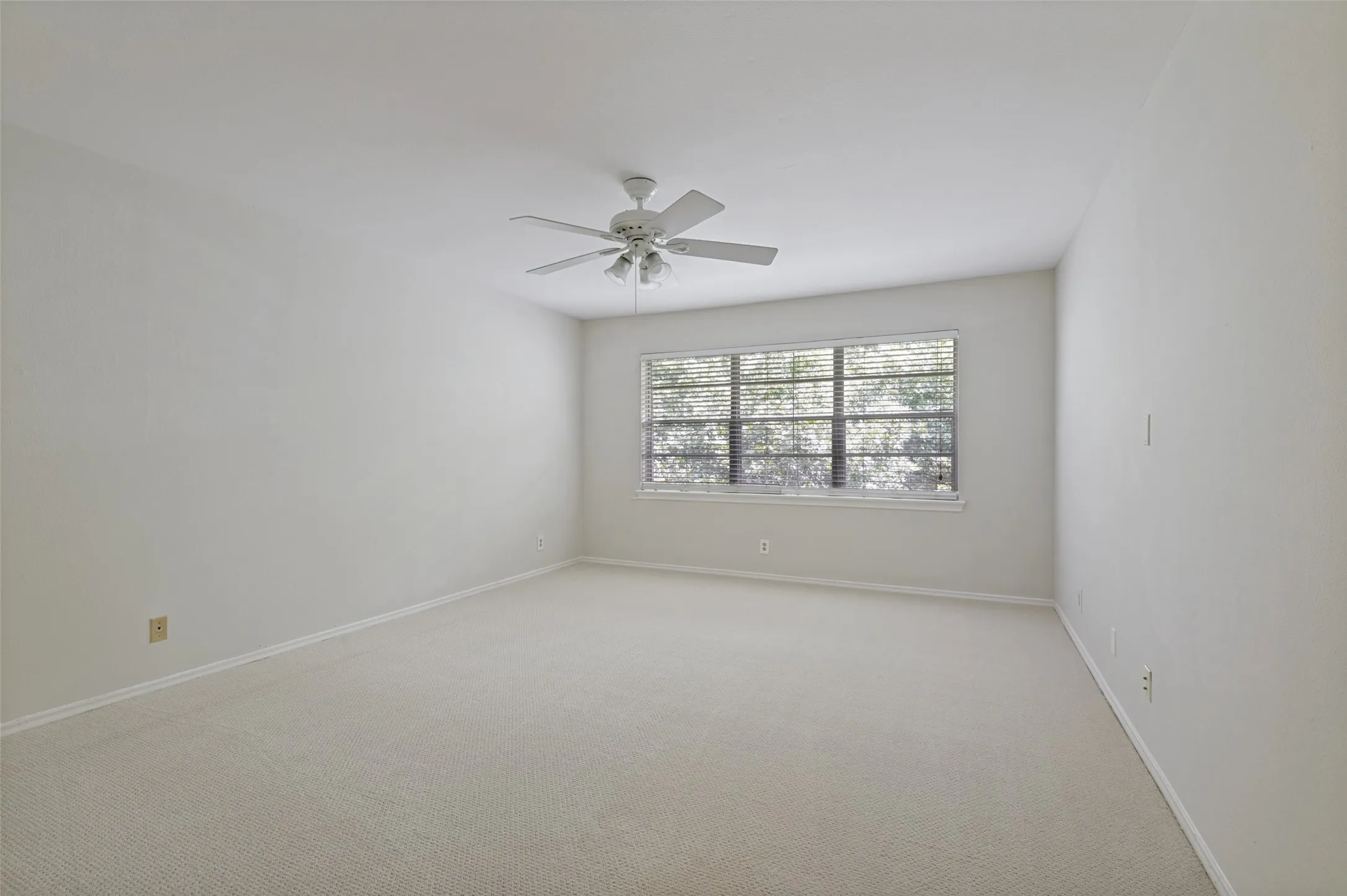 Condominium For Rent in Dallas County , 6211 Bandera Avenue D, Dallas, Texas 75225, 2 Bedroom, 2 Bathroom, Garage spaces, 1,488 Sqft, built in 1958, mls#21411171, Real Estate Agent in Dallas, Homes For Rent in Dallas county, Homes For Rent in Dallas, Realtor in Dallas Texas, Real Estate Brokerage Independent Realty Texas, Luminita Cordes Realtor