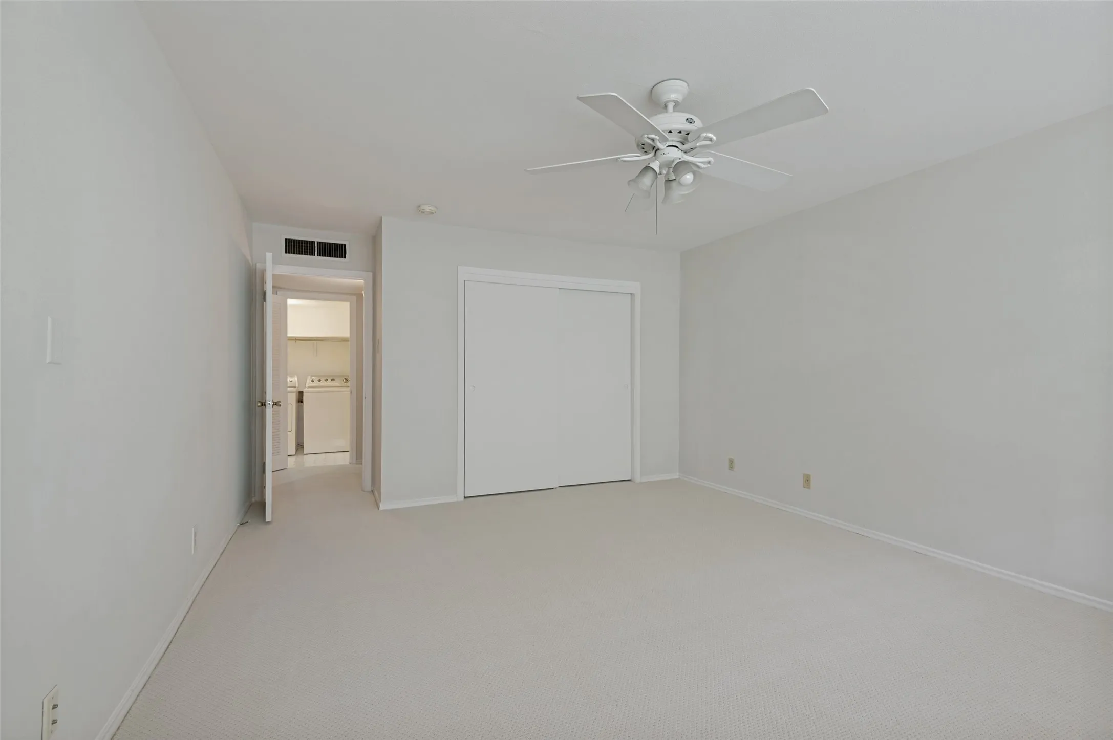 Condominium For Rent in Dallas County , 6211 Bandera Avenue D, Dallas, Texas 75225, 2 Bedroom, 2 Bathroom, Garage spaces, 1,488 Sqft, built in 1958, mls#21411171, Real Estate Agent in Dallas, Homes For Rent in Dallas county, Homes For Rent in Dallas, Realtor in Dallas Texas, Real Estate Brokerage Independent Realty Texas, Luminita Cordes Realtor