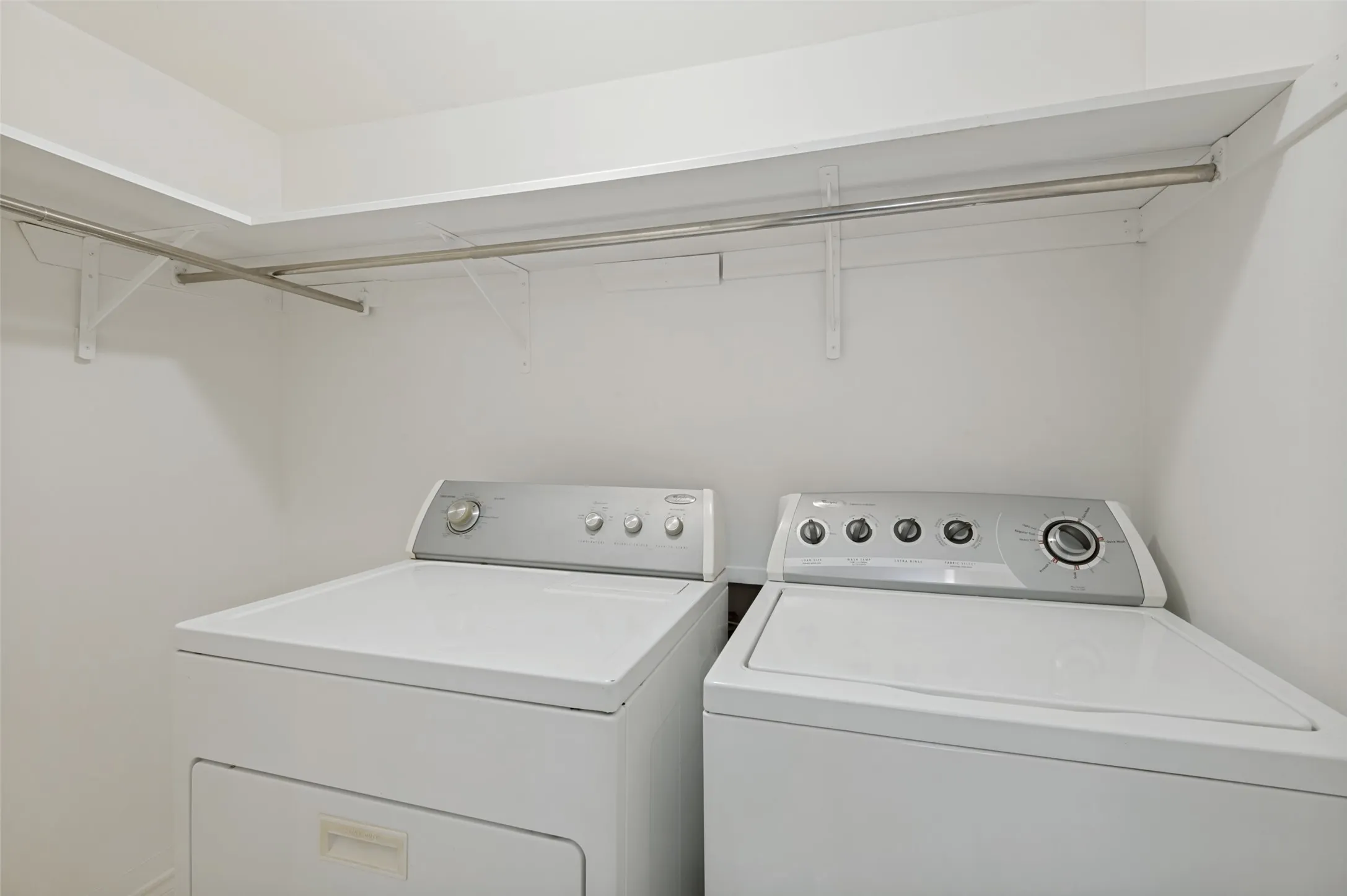 Condominium For Rent in Dallas County , 6211 Bandera Avenue D, Dallas, Texas 75225, 2 Bedroom, 2 Bathroom, Garage spaces, 1,488 Sqft, built in 1958, mls#21411171, Real Estate Agent in Dallas, Homes For Rent in Dallas county, Homes For Rent in Dallas, Realtor in Dallas Texas, Real Estate Brokerage Independent Realty Texas, Luminita Cordes Realtor