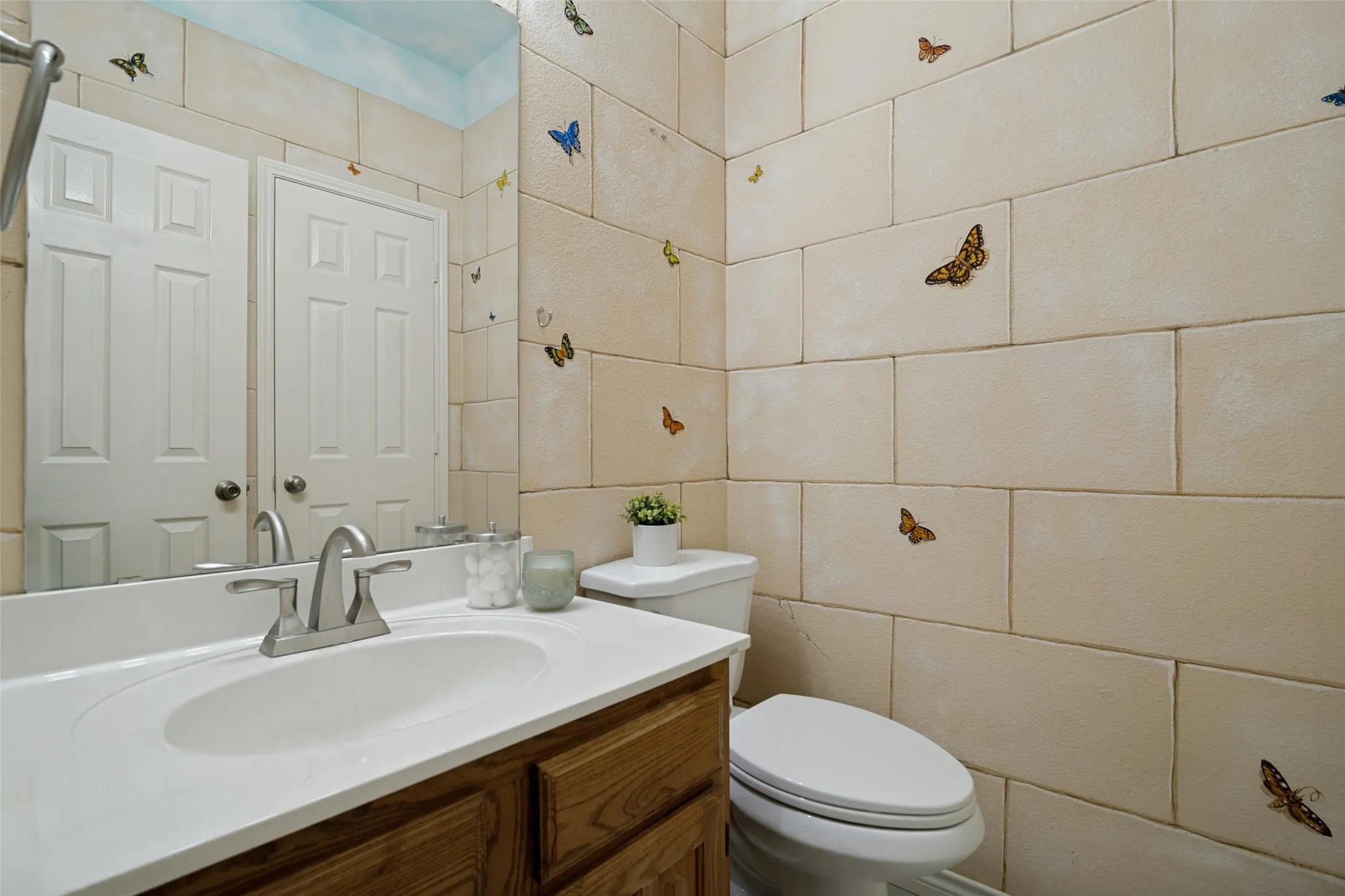 Single Family Residence For Sale in Denton County , 4304 Cape Cod Drive, The Colony, Texas 75056, 4 Bedroom, 4 Bathroom, 2 Garage spaces, 3,477 Sqft, built in 1996, mls#21411169, Real Estate Agent in The Colony, Homes For Sale in Denton county, Homes For Sale in The Colony, Realtor in The Colony Texas, Real Estate Brokerage Independent Realty Texas, Luminita Cordes Realtor