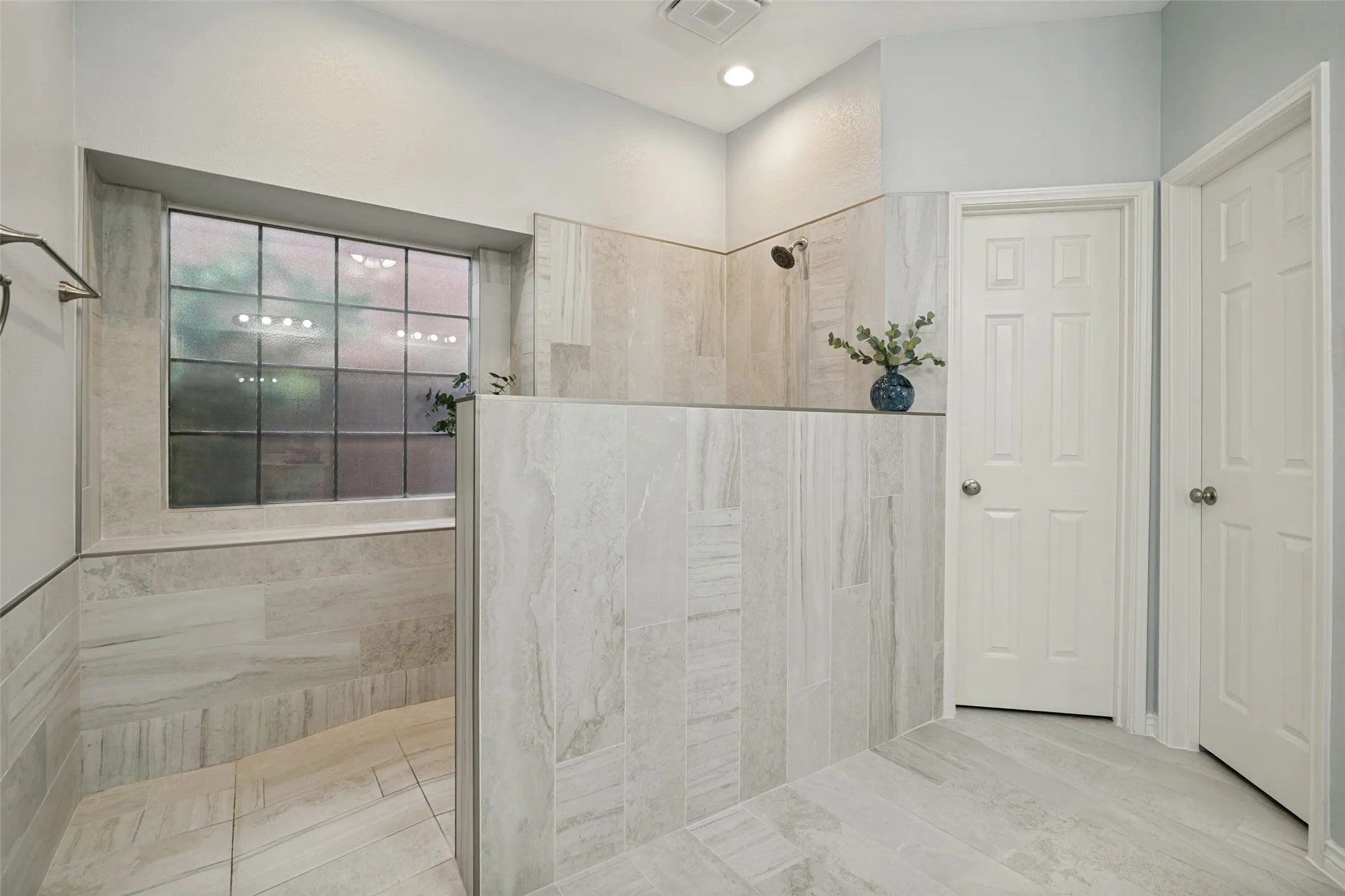 Single Family Residence For Sale in Denton County , 4304 Cape Cod Drive, The Colony, Texas 75056, 4 Bedroom, 4 Bathroom, 2 Garage spaces, 3,477 Sqft, built in 1996, mls#21411169, Real Estate Agent in The Colony, Homes For Sale in Denton county, Homes For Sale in The Colony, Realtor in The Colony Texas, Real Estate Brokerage Independent Realty Texas, Luminita Cordes Realtor