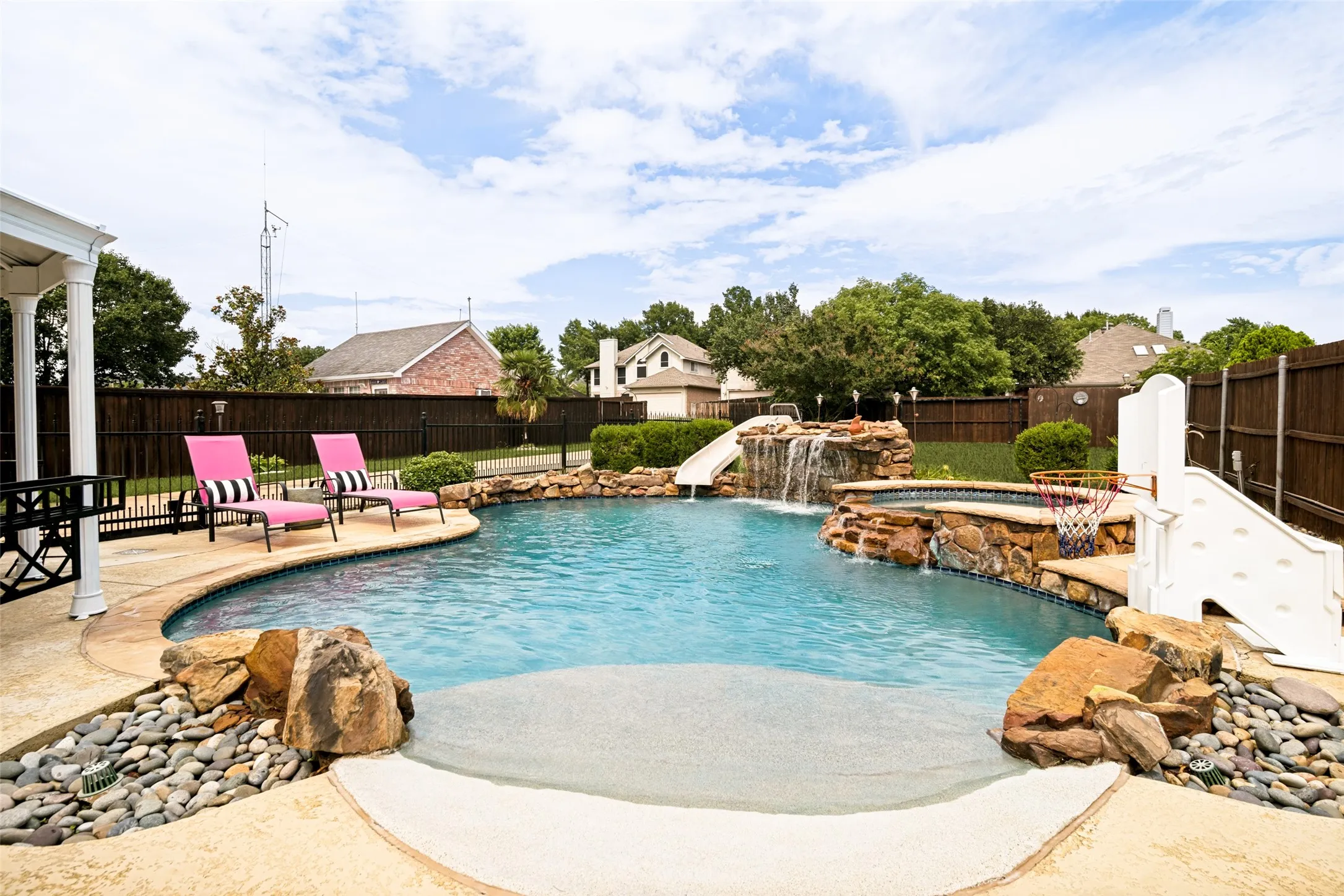 Single Family Residence For Sale in Denton County , 4304 Cape Cod Drive, The Colony, Texas 75056, 4 Bedroom, 4 Bathroom, 2 Garage spaces, 3,477 Sqft, built in 1996, mls#21411169, Real Estate Agent in The Colony, Homes For Sale in Denton county, Homes For Sale in The Colony, Realtor in The Colony Texas, Real Estate Brokerage Independent Realty Texas, Luminita Cordes Realtor