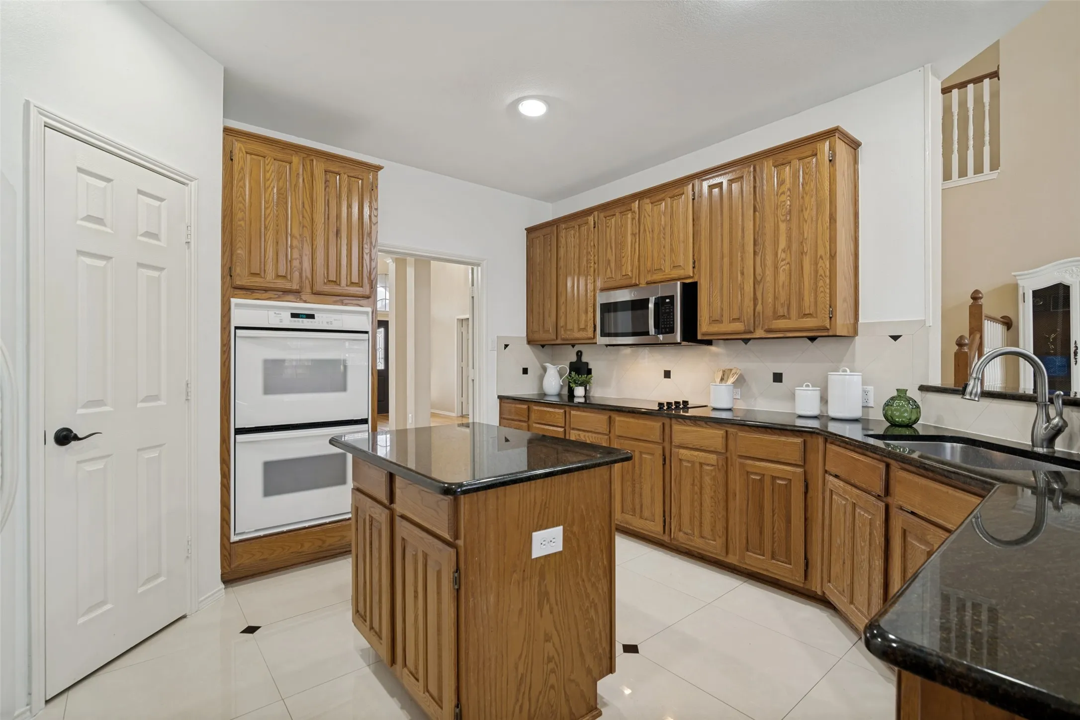 Single Family Residence For Sale in Denton County , 4304 Cape Cod Drive, The Colony, Texas 75056, 4 Bedroom, 4 Bathroom, 2 Garage spaces, 3,477 Sqft, built in 1996, mls#21411169, Real Estate Agent in The Colony, Homes For Sale in Denton county, Homes For Sale in The Colony, Realtor in The Colony Texas, Real Estate Brokerage Independent Realty Texas, Luminita Cordes Realtor