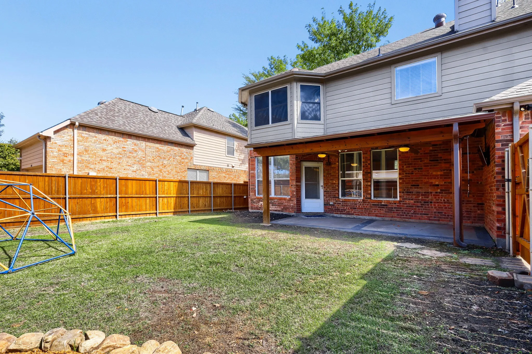 Single Family Residence For Sale in Collin County , 8121 Fountain Springs Drive, Plano, Texas 75025, 4 Bedroom, 3 Bathroom, 2 Garage spaces, 3,031 Sqft, built in 1999, mls#21401036, Real Estate Agent in Plano, Homes For Sale in Collin county, Homes For Sale in Plano, Realtor in Plano Texas, Real Estate Brokerage Independent Realty Texas, Luminita Cordes Realtor
