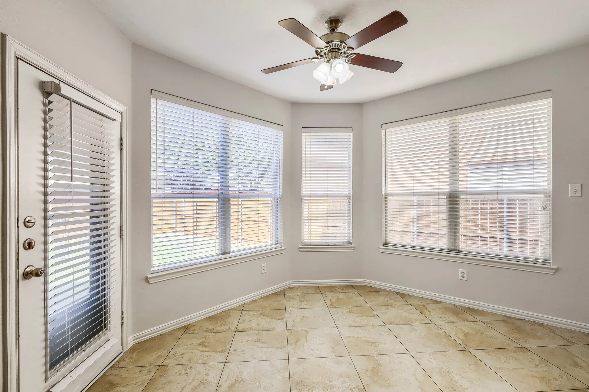 Single Family Residence For Sale in Collin County , 8121 Fountain Springs Drive, Plano, Texas 75025, 4 Bedroom, 3 Bathroom, 2 Garage spaces, 3,031 Sqft, built in 1999, mls#21401036, Real Estate Agent in Plano, Homes For Sale in Collin county, Homes For Sale in Plano, Realtor in Plano Texas, Real Estate Brokerage Independent Realty Texas, Luminita Cordes Realtor