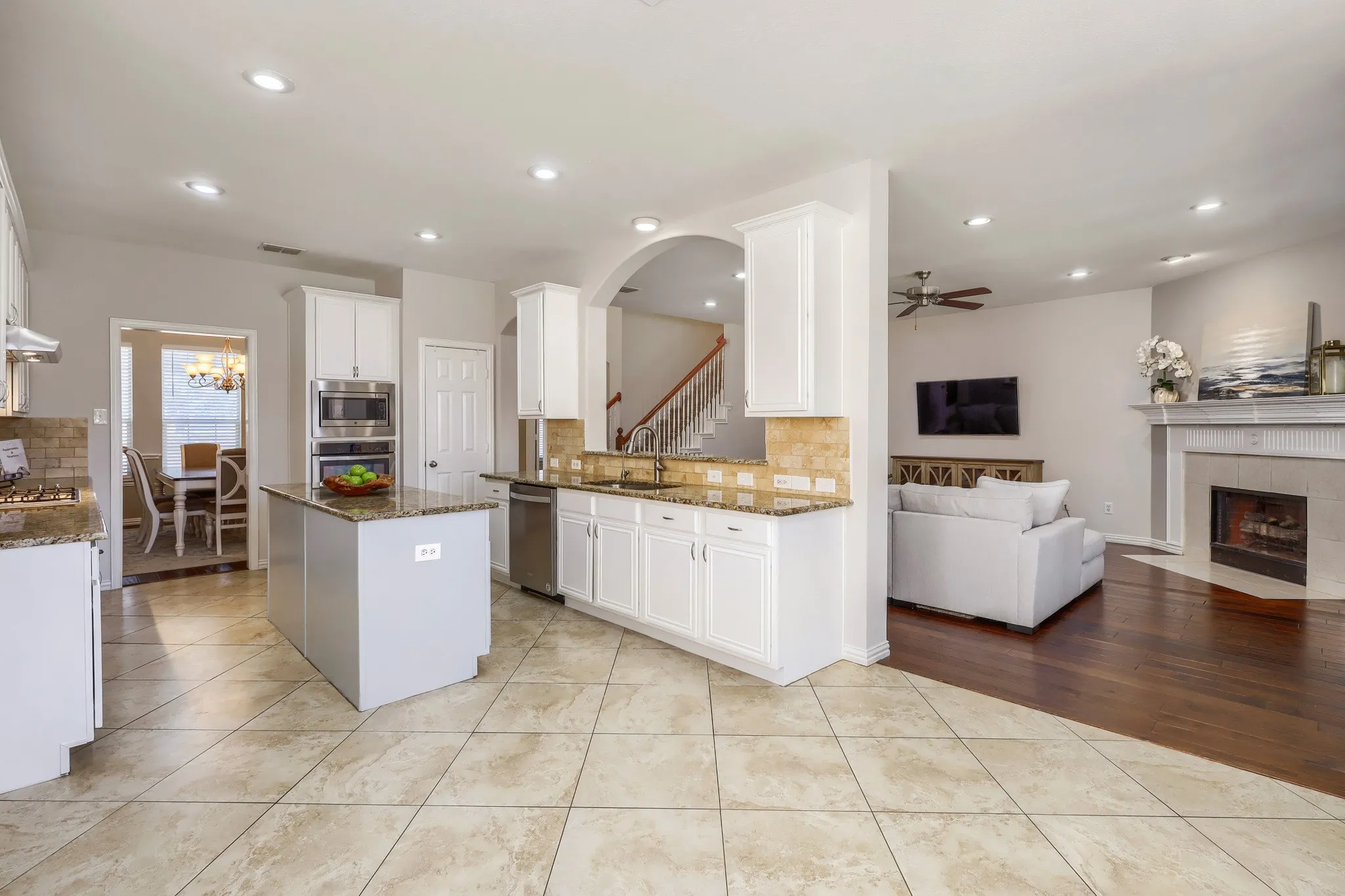 Single Family Residence For Sale in Collin County , 8121 Fountain Springs Drive, Plano, Texas 75025, 4 Bedroom, 3 Bathroom, 2 Garage spaces, 3,031 Sqft, built in 1999, mls#21401036, Real Estate Agent in Plano, Homes For Sale in Collin county, Homes For Sale in Plano, Realtor in Plano Texas, Real Estate Brokerage Independent Realty Texas, Luminita Cordes Realtor