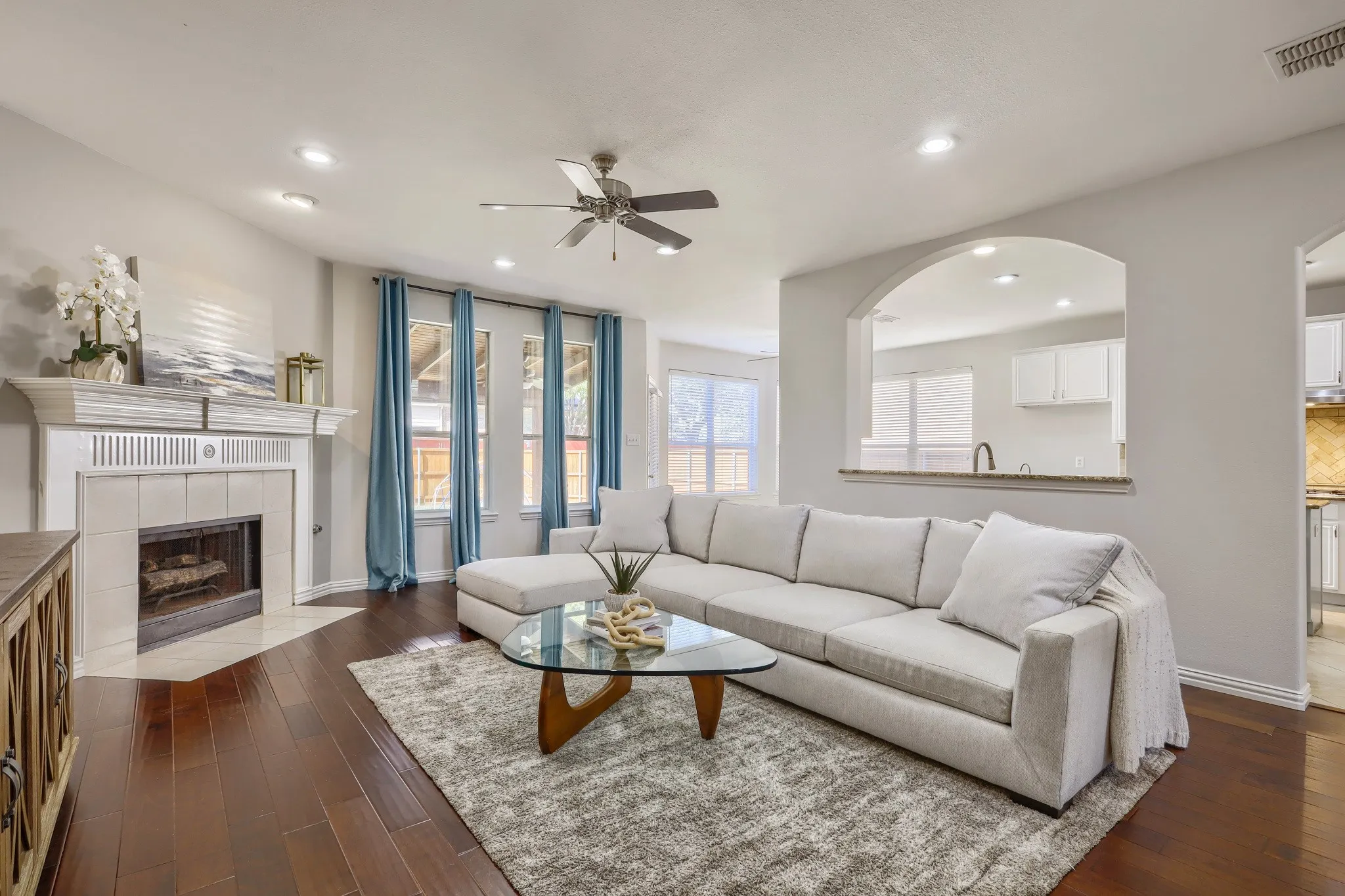 Single Family Residence For Sale in Collin County , 8121 Fountain Springs Drive, Plano, Texas 75025, 4 Bedroom, 3 Bathroom, 2 Garage spaces, 3,031 Sqft, built in 1999, mls#21401036, Real Estate Agent in Plano, Homes For Sale in Collin county, Homes For Sale in Plano, Realtor in Plano Texas, Real Estate Brokerage Independent Realty Texas, Luminita Cordes Realtor