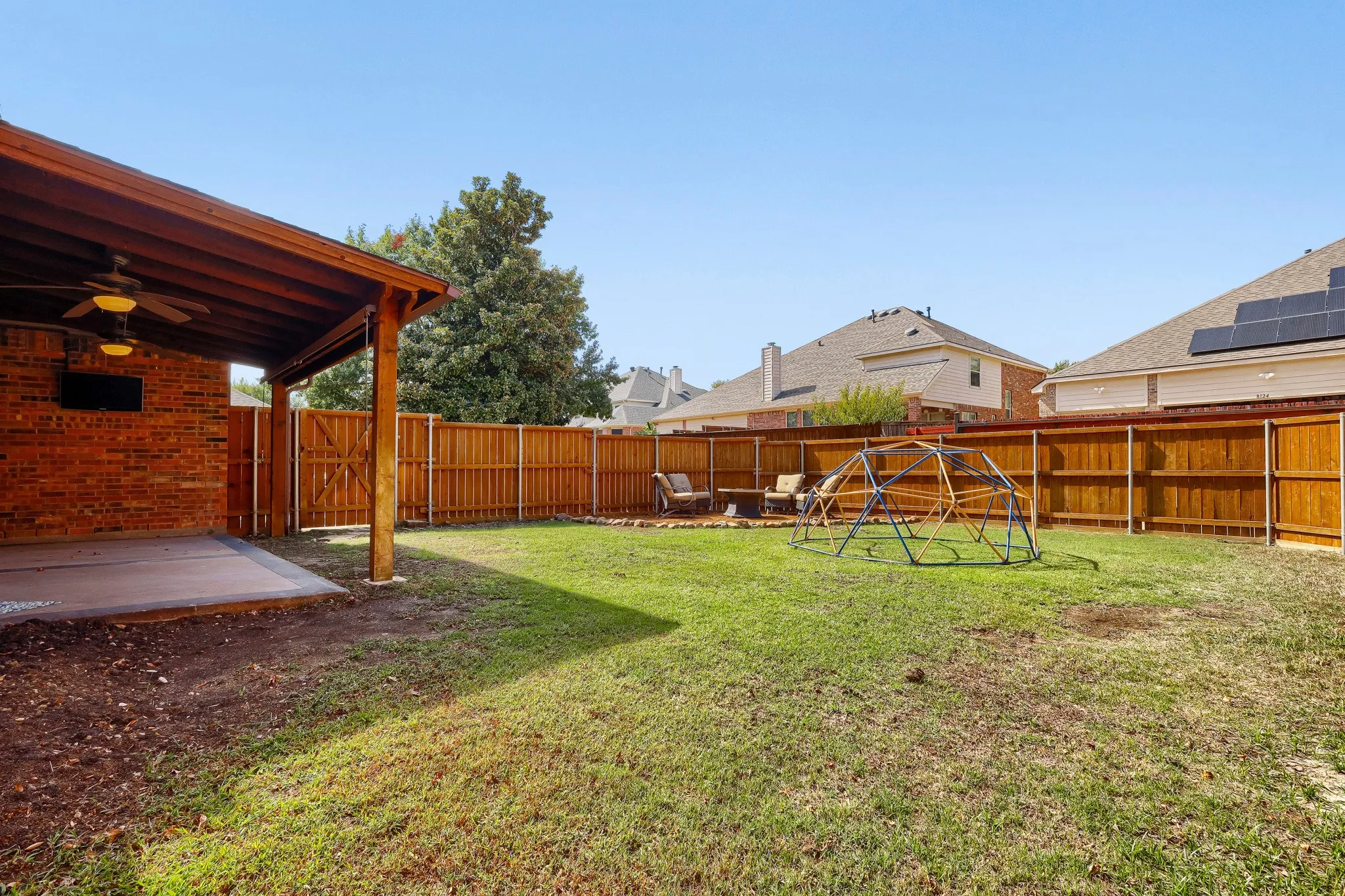 Single Family Residence For Sale in Collin County , 8121 Fountain Springs Drive, Plano, Texas 75025, 4 Bedroom, 3 Bathroom, 2 Garage spaces, 3,031 Sqft, built in 1999, mls#21401036, Real Estate Agent in Plano, Homes For Sale in Collin county, Homes For Sale in Plano, Realtor in Plano Texas, Real Estate Brokerage Independent Realty Texas, Luminita Cordes Realtor