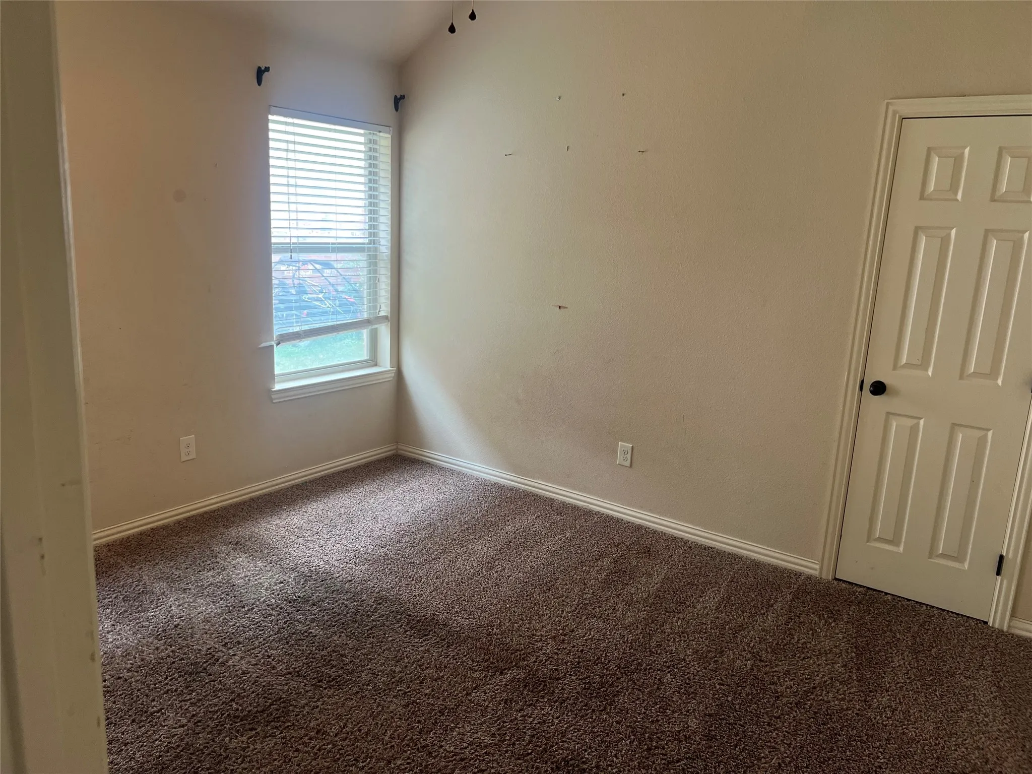 Single Family Residence For Sale in Denton County , 249 Cedar Crest Drive, Justin, Texas 76247, 3 Bedroom, 2 Bathroom, 2 Garage spaces, 1,537 Sqft, built in 2014, mls#21410874, Real Estate Agent in Justin, Homes For Sale in Denton county, Homes For Sale in Justin, Realtor in Justin Texas, Real Estate Brokerage Independent Realty Texas, Luminita Cordes Realtor