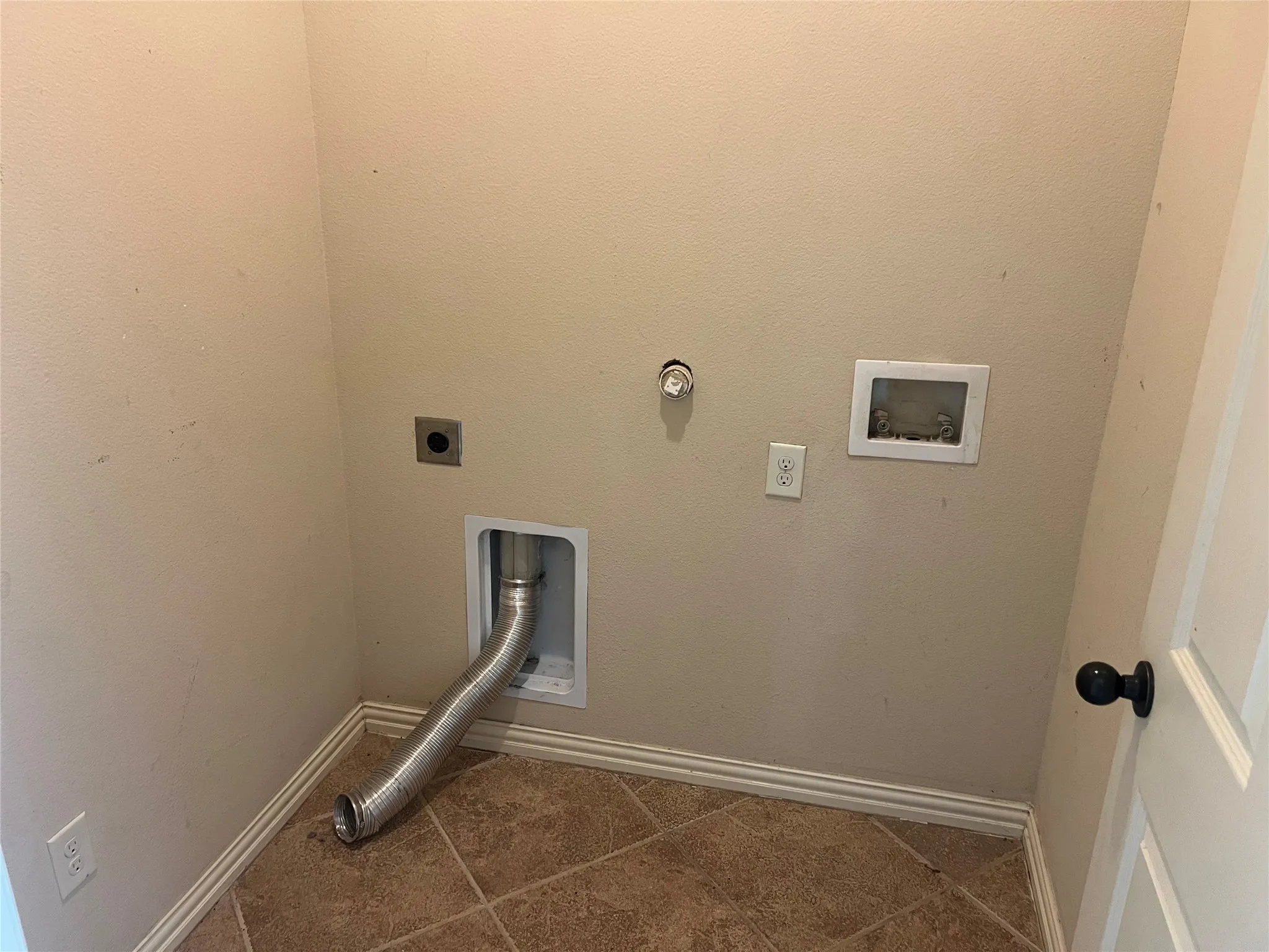 Single Family Residence For Sale in Denton County , 249 Cedar Crest Drive, Justin, Texas 76247, 3 Bedroom, 2 Bathroom, 2 Garage spaces, 1,537 Sqft, built in 2014, mls#21410874, Real Estate Agent in Justin, Homes For Sale in Denton county, Homes For Sale in Justin, Realtor in Justin Texas, Real Estate Brokerage Independent Realty Texas, Luminita Cordes Realtor