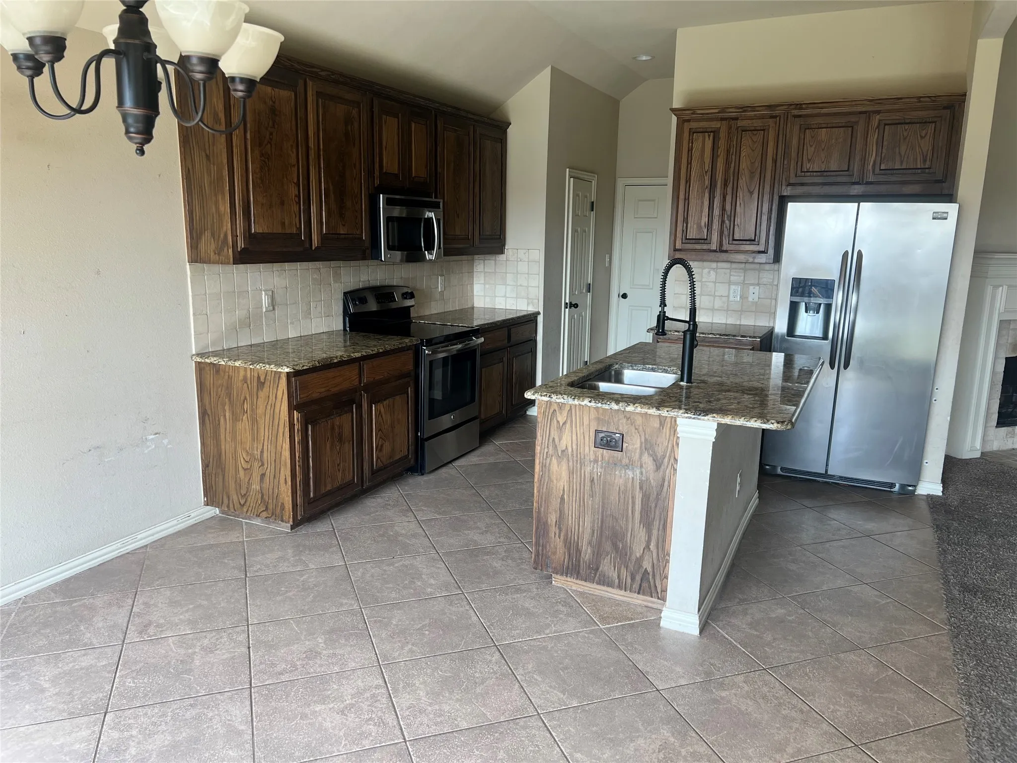 Single Family Residence For Sale in Denton County , 249 Cedar Crest Drive, Justin, Texas 76247, 3 Bedroom, 2 Bathroom, 2 Garage spaces, 1,537 Sqft, built in 2014, mls#21410874, Real Estate Agent in Justin, Homes For Sale in Denton county, Homes For Sale in Justin, Realtor in Justin Texas, Real Estate Brokerage Independent Realty Texas, Luminita Cordes Realtor