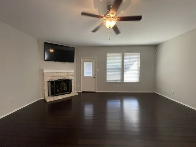 Single Family Residence For Rent in Tarrant County , 7540 Berrenda Drive, Fort Worth, Texas 76131, 3 Bedroom, 2 Bathroom, 2 Garage spaces, 2,157 Sqft, built in 2012, mls#21411181, Real Estate Agent in Fort Worth, Homes For Rent in Tarrant county, Homes For Rent in Fort Worth, Realtor in Fort Worth Texas, Real Estate Brokerage Independent Realty Texas, Luminita Cordes Realtor