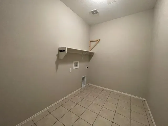 Single Family Residence For Rent in Tarrant County , 7540 Berrenda Drive, Fort Worth, Texas 76131, 3 Bedroom, 2 Bathroom, 2 Garage spaces, 2,157 Sqft, built in 2012, mls#21411181, Real Estate Agent in Fort Worth, Homes For Rent in Tarrant county, Homes For Rent in Fort Worth, Realtor in Fort Worth Texas, Real Estate Brokerage Independent Realty Texas, Luminita Cordes Realtor