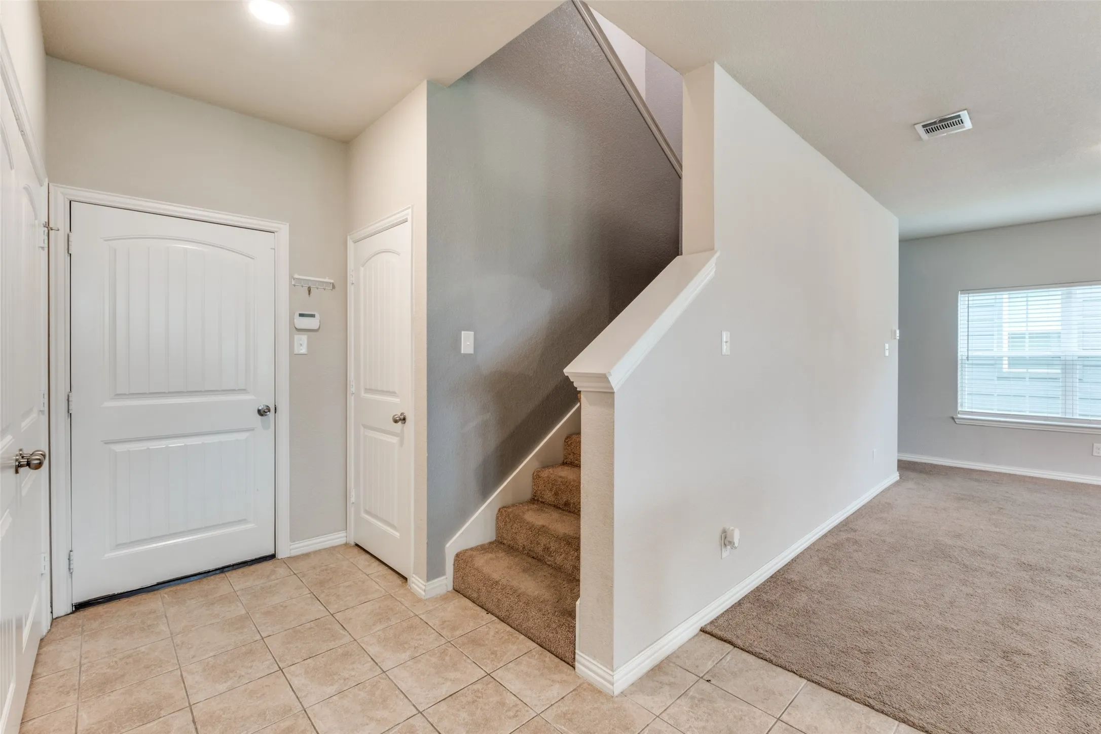 Single Family Residence For Rent in Dallas County , 4662 Ralph Lane, Dallas, Texas 75227, 3 Bedroom, 3 Bathroom, 2 Garage spaces, 2,015 Sqft, built in 2018, mls#21410630, Real Estate Agent in Dallas, Homes For Rent in Dallas county, Homes For Rent in Dallas, Realtor in Dallas Texas, Real Estate Brokerage Independent Realty Texas, Luminita Cordes Realtor
