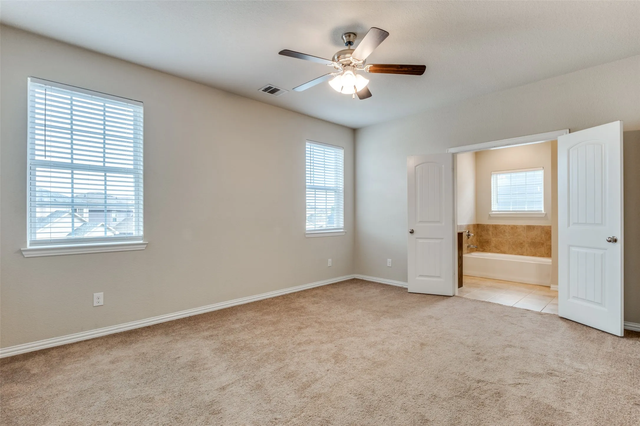 Single Family Residence For Rent in Dallas County , 4662 Ralph Lane, Dallas, Texas 75227, 3 Bedroom, 3 Bathroom, 2 Garage spaces, 2,015 Sqft, built in 2018, mls#21410630, Real Estate Agent in Dallas, Homes For Rent in Dallas county, Homes For Rent in Dallas, Realtor in Dallas Texas, Real Estate Brokerage Independent Realty Texas, Luminita Cordes Realtor