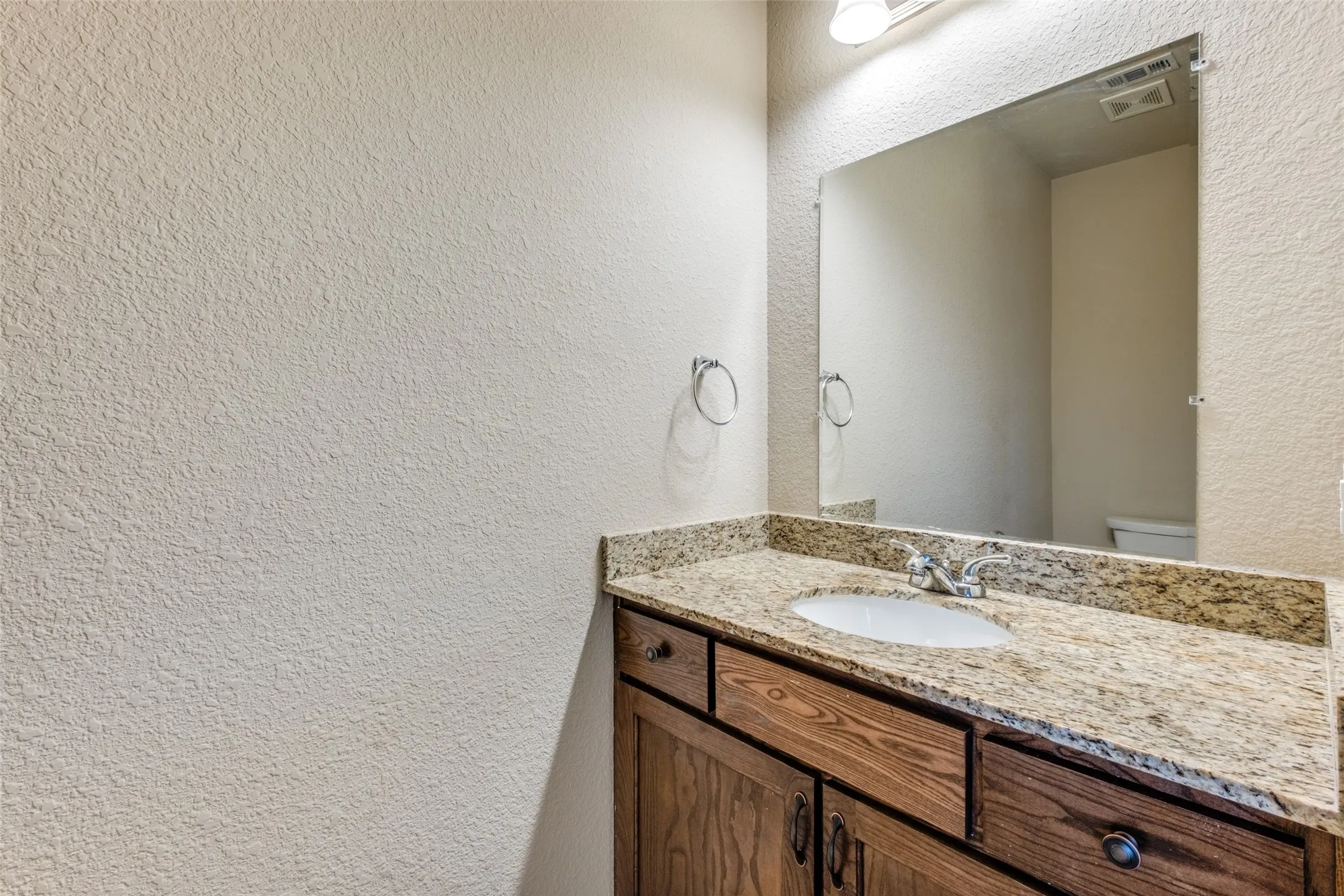 Single Family Residence For Rent in Dallas County , 4662 Ralph Lane, Dallas, Texas 75227, 3 Bedroom, 3 Bathroom, 2 Garage spaces, 2,015 Sqft, built in 2018, mls#21410630, Real Estate Agent in Dallas, Homes For Rent in Dallas county, Homes For Rent in Dallas, Realtor in Dallas Texas, Real Estate Brokerage Independent Realty Texas, Luminita Cordes Realtor