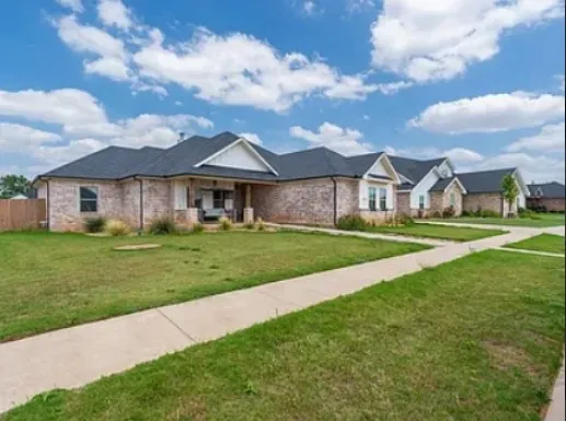 Single Family Residence For Rent