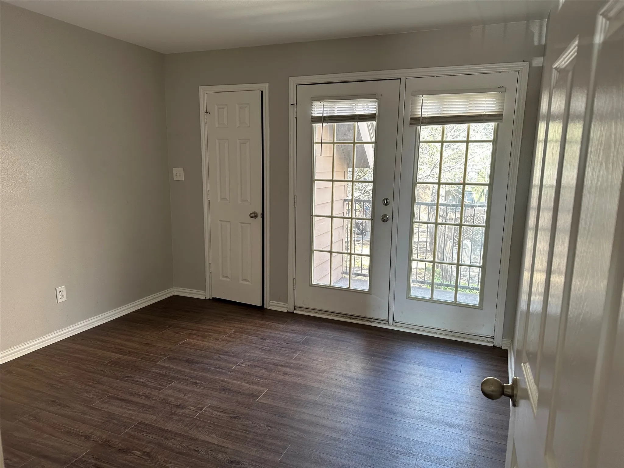 Condominium For Rent in Dallas County , 9817 Walnut Street 208, Dallas, Texas 75243, 2 Bedroom, 1 Bathroom, Garage spaces, 931 Sqft, built in 2007, mls#21410715, Real Estate Agent in Dallas, Homes For Rent in Dallas county, Homes For Rent in Dallas, Realtor in Dallas Texas, Real Estate Brokerage Independent Realty Texas, Luminita Cordes Realtor