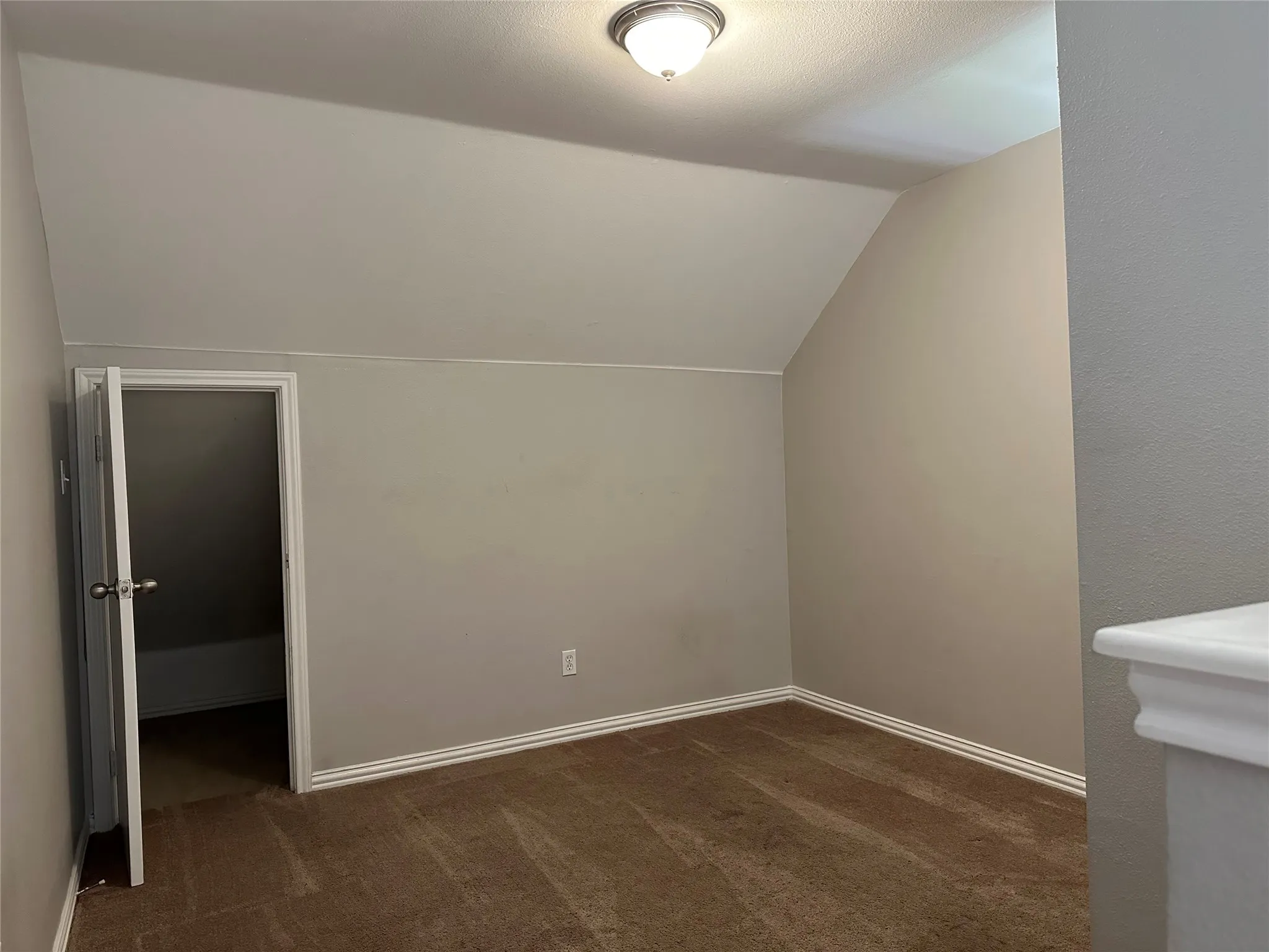 Condominium For Rent in Dallas County , 9817 Walnut Street 208, Dallas, Texas 75243, 2 Bedroom, 1 Bathroom, Garage spaces, 931 Sqft, built in 2007, mls#21410715, Real Estate Agent in Dallas, Homes For Rent in Dallas county, Homes For Rent in Dallas, Realtor in Dallas Texas, Real Estate Brokerage Independent Realty Texas, Luminita Cordes Realtor