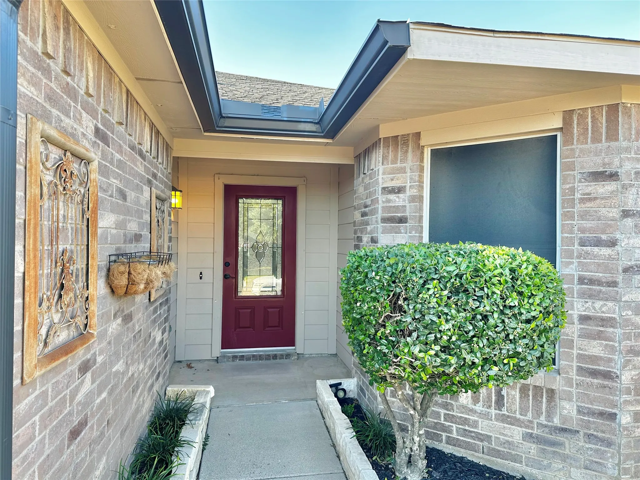 Single Family Residence For Rent in Tarrant County , 1012 Triple Crown Drive, Fort Worth, Texas 76179, 3 Bedroom, 2 Bathroom, 2 Garage spaces, 1,582 Sqft, built in 1999, mls#21409285, Real Estate Agent in Fort Worth, Homes For Rent in Tarrant county, Homes For Rent in Fort Worth, Realtor in Fort Worth Texas, Real Estate Brokerage Independent Realty Texas, Luminita Cordes Realtor