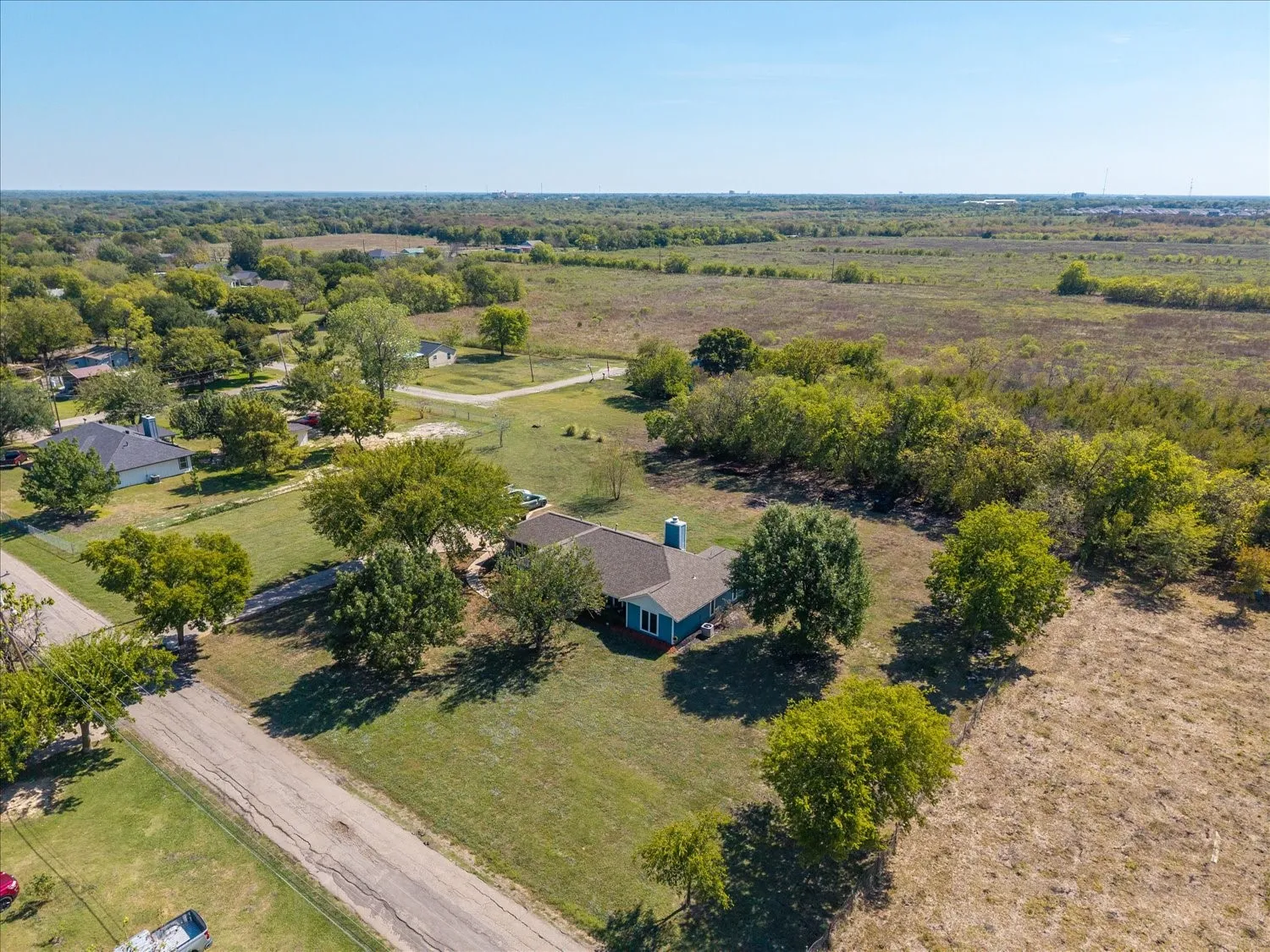 Single Family Residence For Sale in Hunt County , 4715 Dell Drive, Greenville, Texas 75401, 3 Bedroom, 2 Bathroom, Garage spaces, 2,328 Sqft, built in 1987, mls#21411180, Real Estate Agent in Greenville, Homes For Sale in Hunt county, Homes For Sale in Greenville, Realtor in Greenville Texas, Real Estate Brokerage Independent Realty Texas, Luminita Cordes Realtor