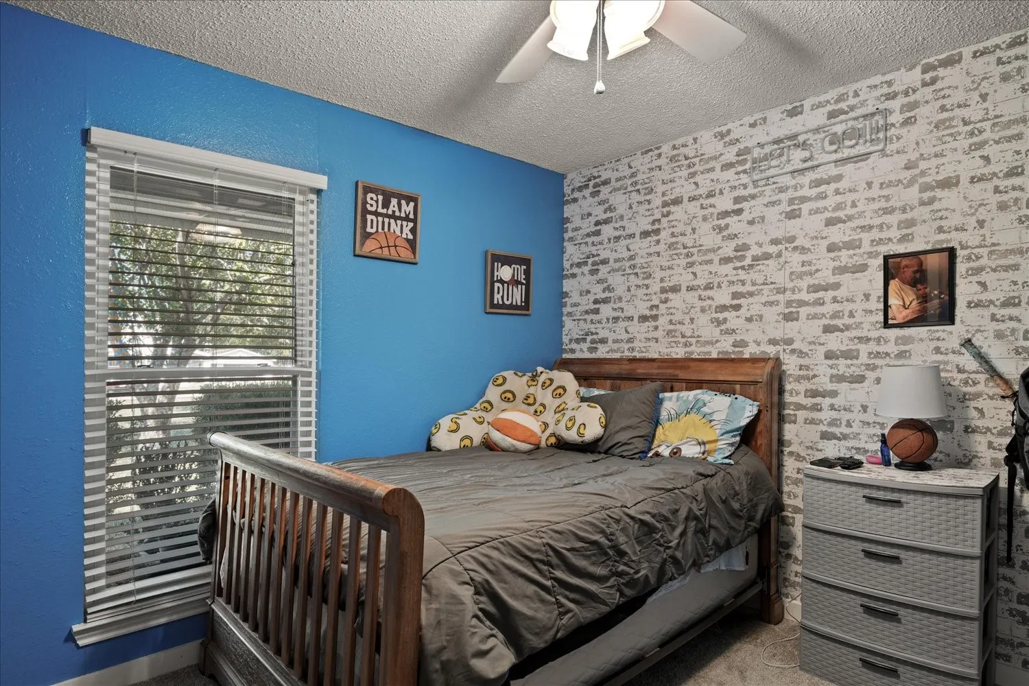Single Family Residence For Sale in Hunt County , 4715 Dell Drive, Greenville, Texas 75401, 3 Bedroom, 2 Bathroom, Garage spaces, 2,328 Sqft, built in 1987, mls#21411180, Real Estate Agent in Greenville, Homes For Sale in Hunt county, Homes For Sale in Greenville, Realtor in Greenville Texas, Real Estate Brokerage Independent Realty Texas, Luminita Cordes Realtor
