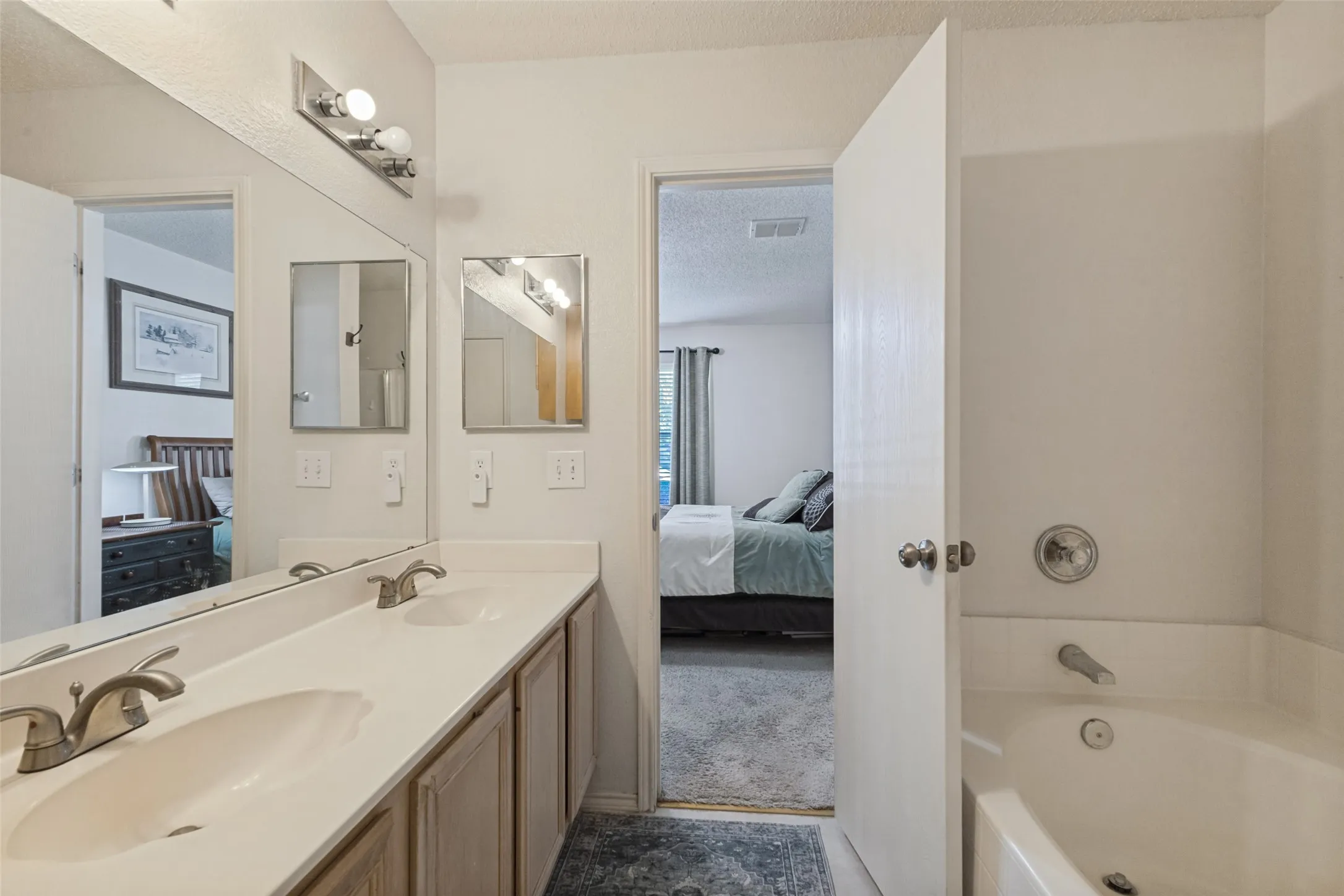Ensuite bath with double sinks & garden tub & separate walk in shower