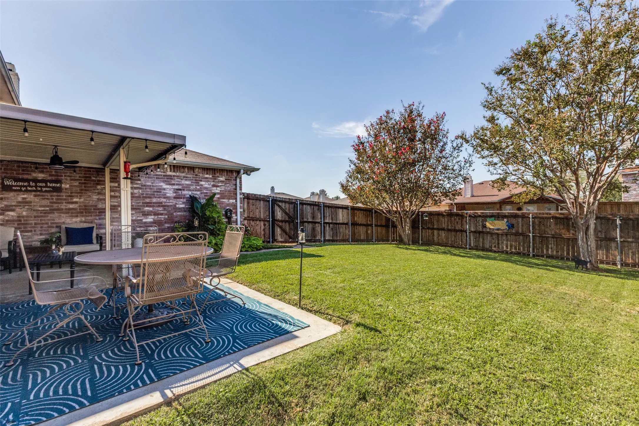 22x12 concrete patio perfect place to grill & hang out