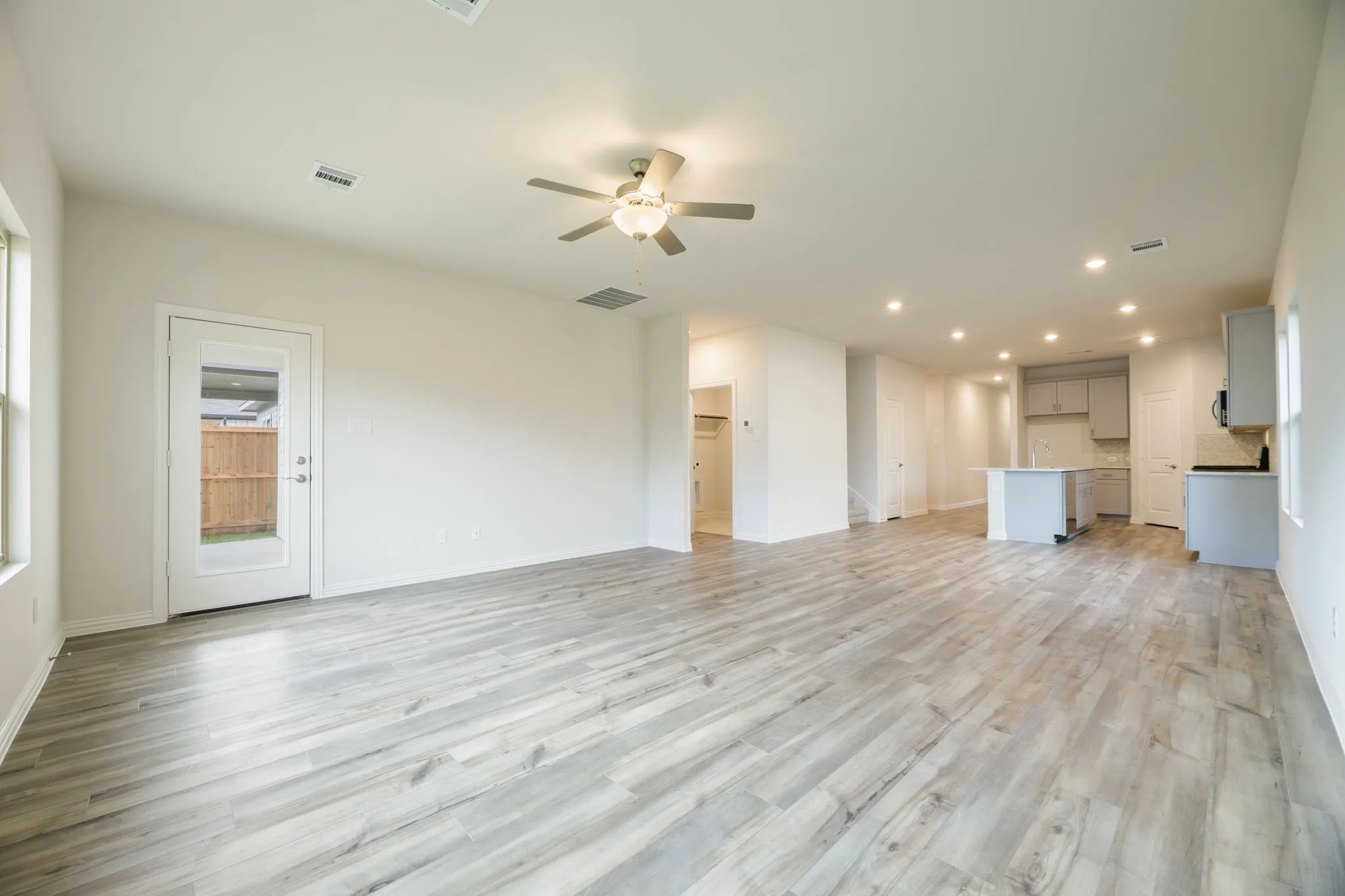 Single Family Residence For Rent in Rockwall County , 1346 Great Sand Dune Street, Royse City, Texas 75189, 4 Bedroom, 3 Bathroom, 2 Garage spaces, 2,651 Sqft, built in 2023, mls#21411207, Real Estate Agent in Royse City, Homes For Rent in Rockwall county, Homes For Rent in Royse City, Realtor in Royse City Texas, Real Estate Brokerage Independent Realty Texas, Luminita Cordes Realtor