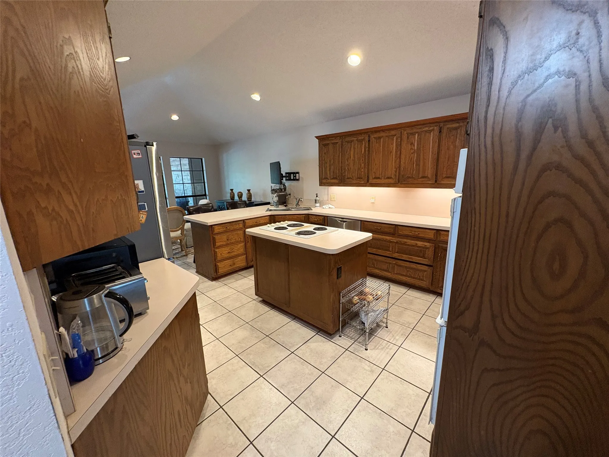 Single Family Residence For Sale in Tarrant County , 8909 Random Road, Fort Worth, Texas 76179, 3 Bedroom, 3 Bathroom, 2 Garage spaces, 2,734 Sqft, built in 1989, mls#21404269, Real Estate Agent in Fort Worth, Homes For Sale in Tarrant county, Homes For Sale in Fort Worth, Realtor in Fort Worth Texas, Real Estate Brokerage Independent Realty Texas, Luminita Cordes Realtor