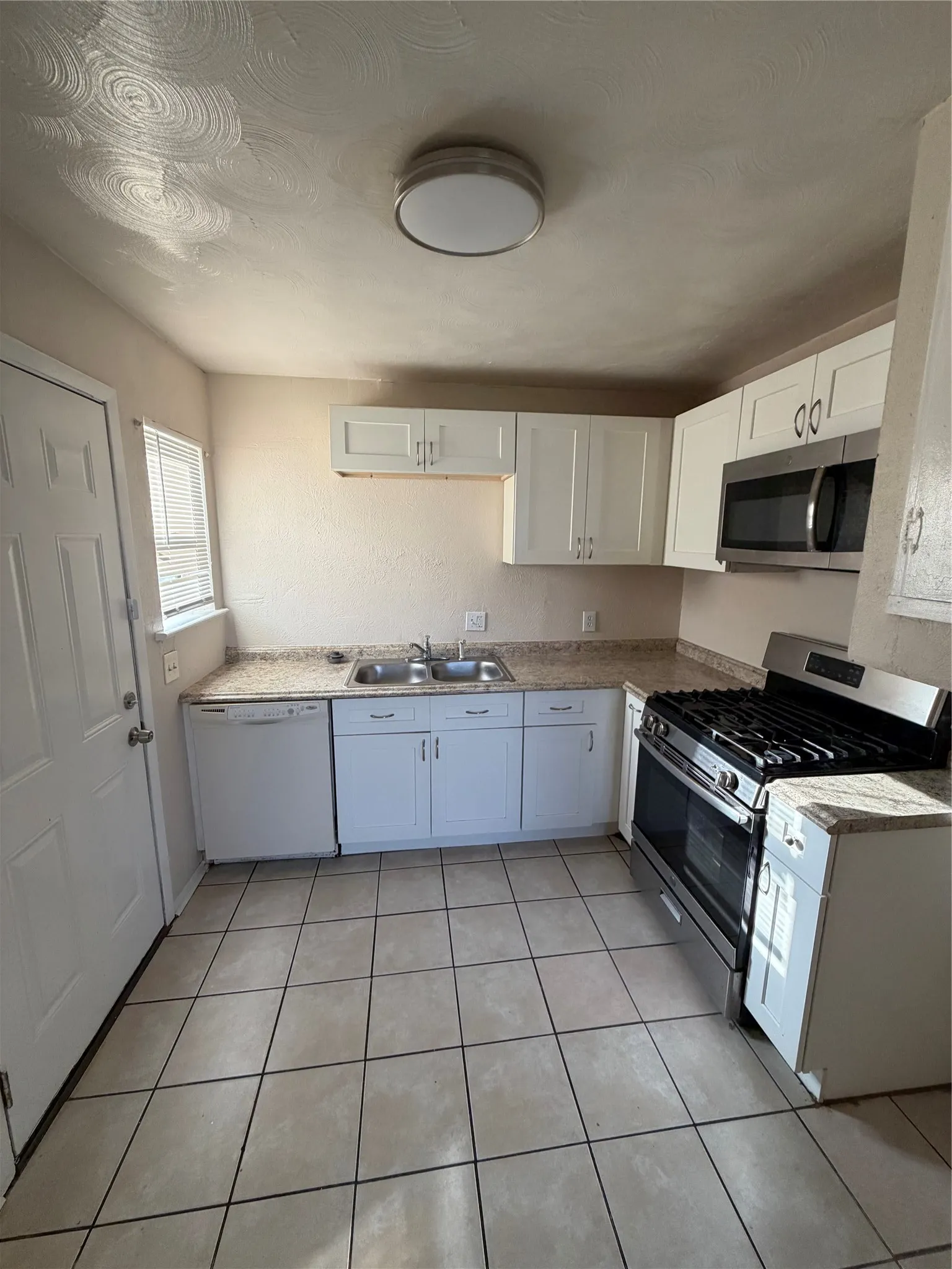 Duplex For Rent in Dallas County , 7815 Millstone Drive, Dallas, Texas 75228, 2 Bedroom, 1 Bathroom, Garage spaces, 1,690 Sqft, built in 1960, mls#21411215, Real Estate Agent in Dallas, Homes For Rent in Dallas county, Homes For Rent in Dallas, Realtor in Dallas Texas, Real Estate Brokerage Independent Realty Texas, Luminita Cordes Realtor