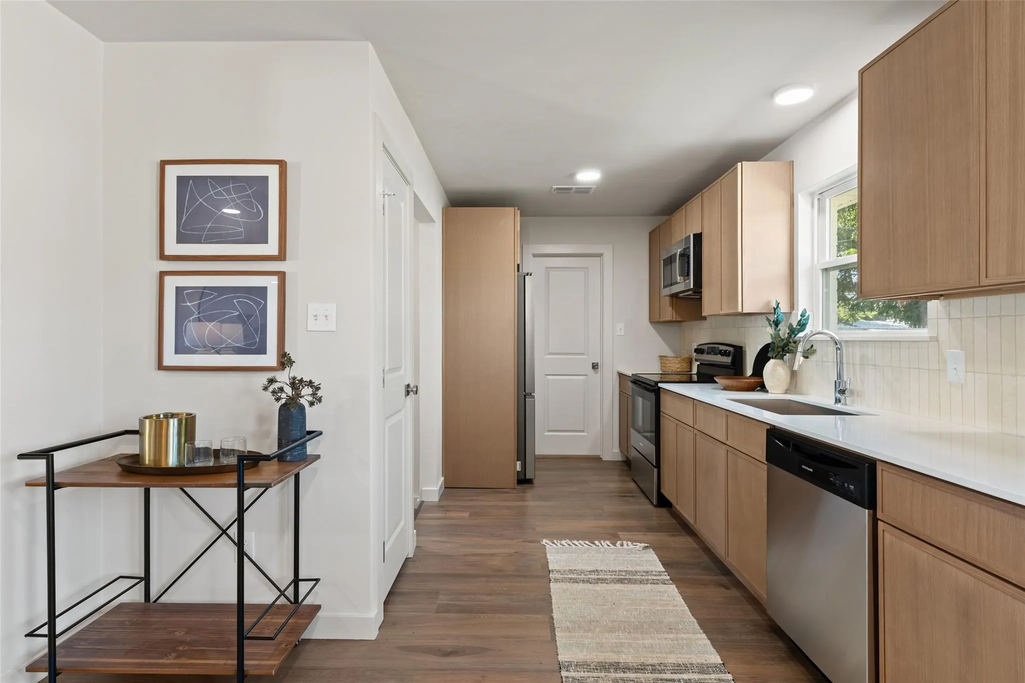 Single Family Residence For Rent in Dallas County , 613 E Tyler Street, Richardson, Texas 75081, 4 Bedroom, 2 Bathroom, Garage spaces, 1,435 Sqft, built in 1956, mls#21406441, Real Estate Agent in Richardson, Homes For Rent in Dallas county, Homes For Rent in Richardson, Realtor in Richardson Texas, Real Estate Brokerage Independent Realty Texas, Luminita Cordes Realtor